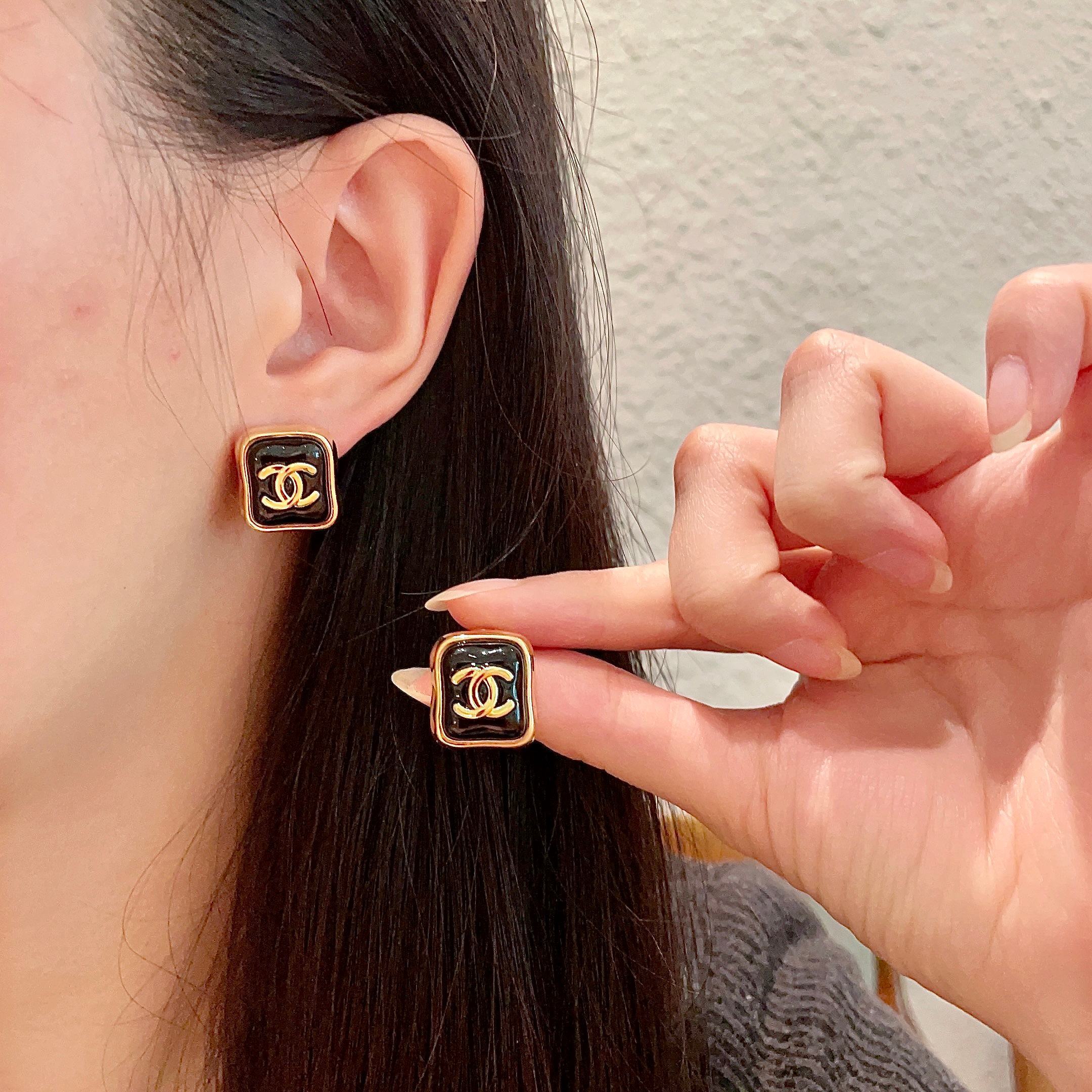 Chanel CC Logo Square Stud Earrings – Elegant Gold Tone Jewelry