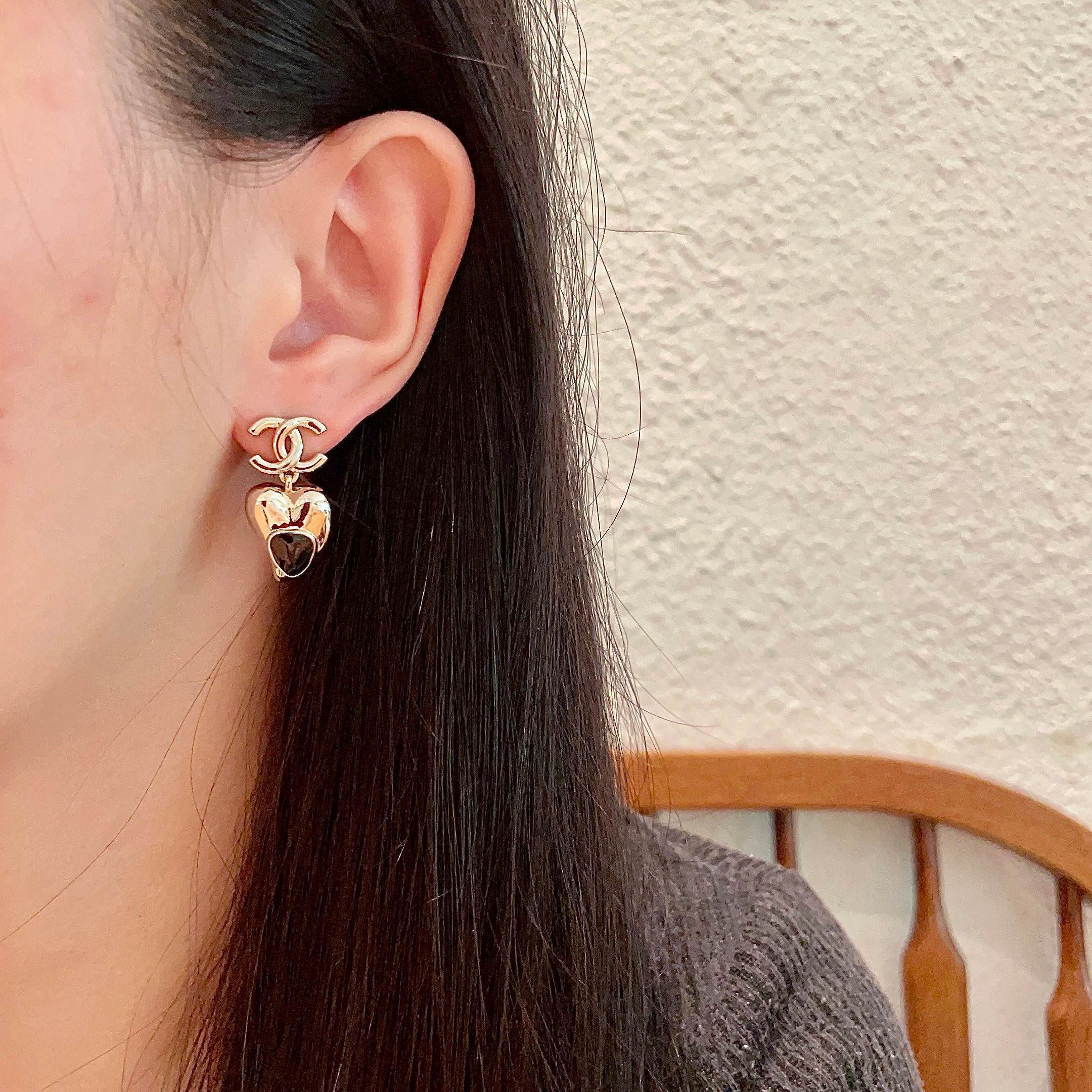 Luxury CC Logo Heart Dangle Earrings - Elegant Gold Jewelry for Women