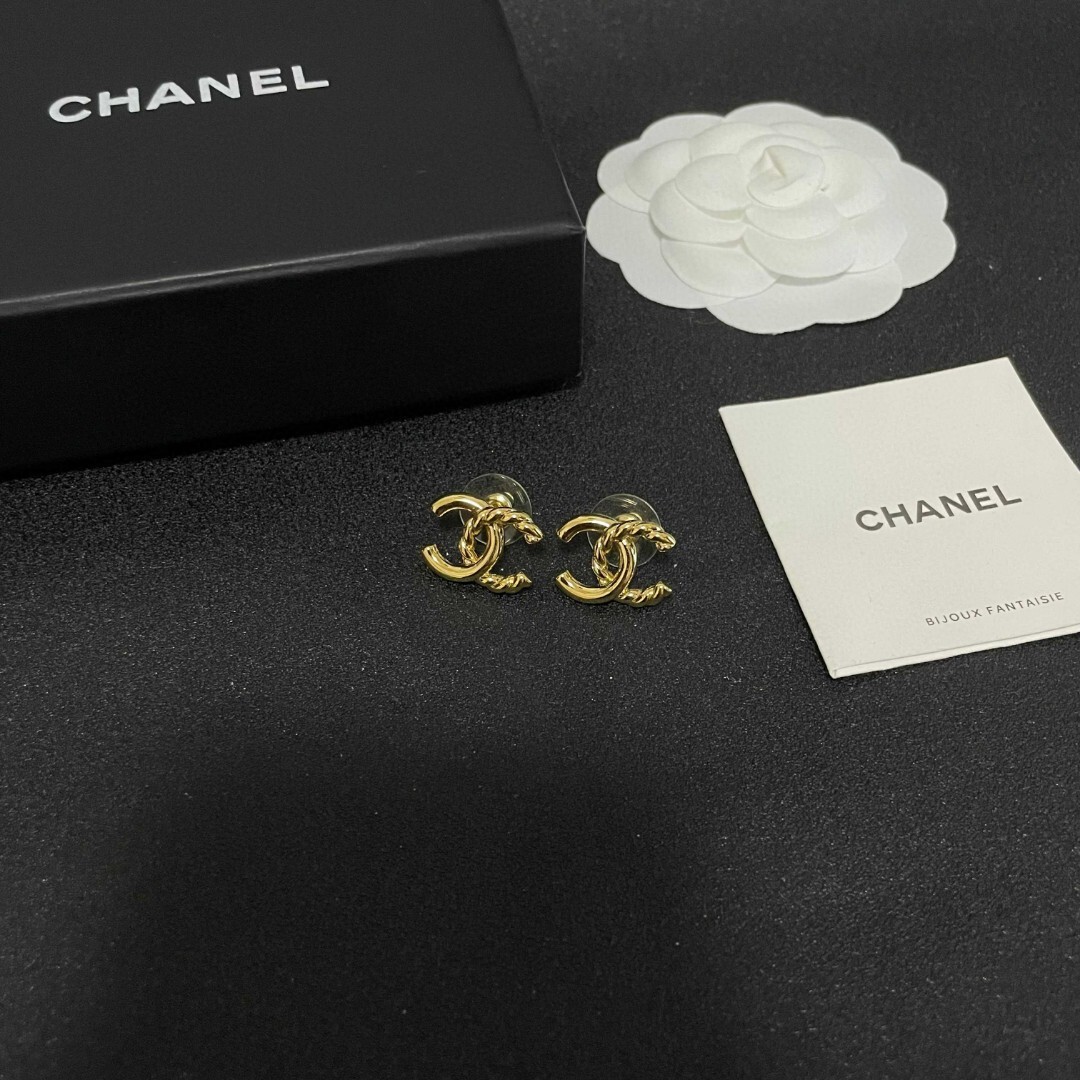 Luxury Gold Braided Interlocking C Stud Earrings - Designer Style