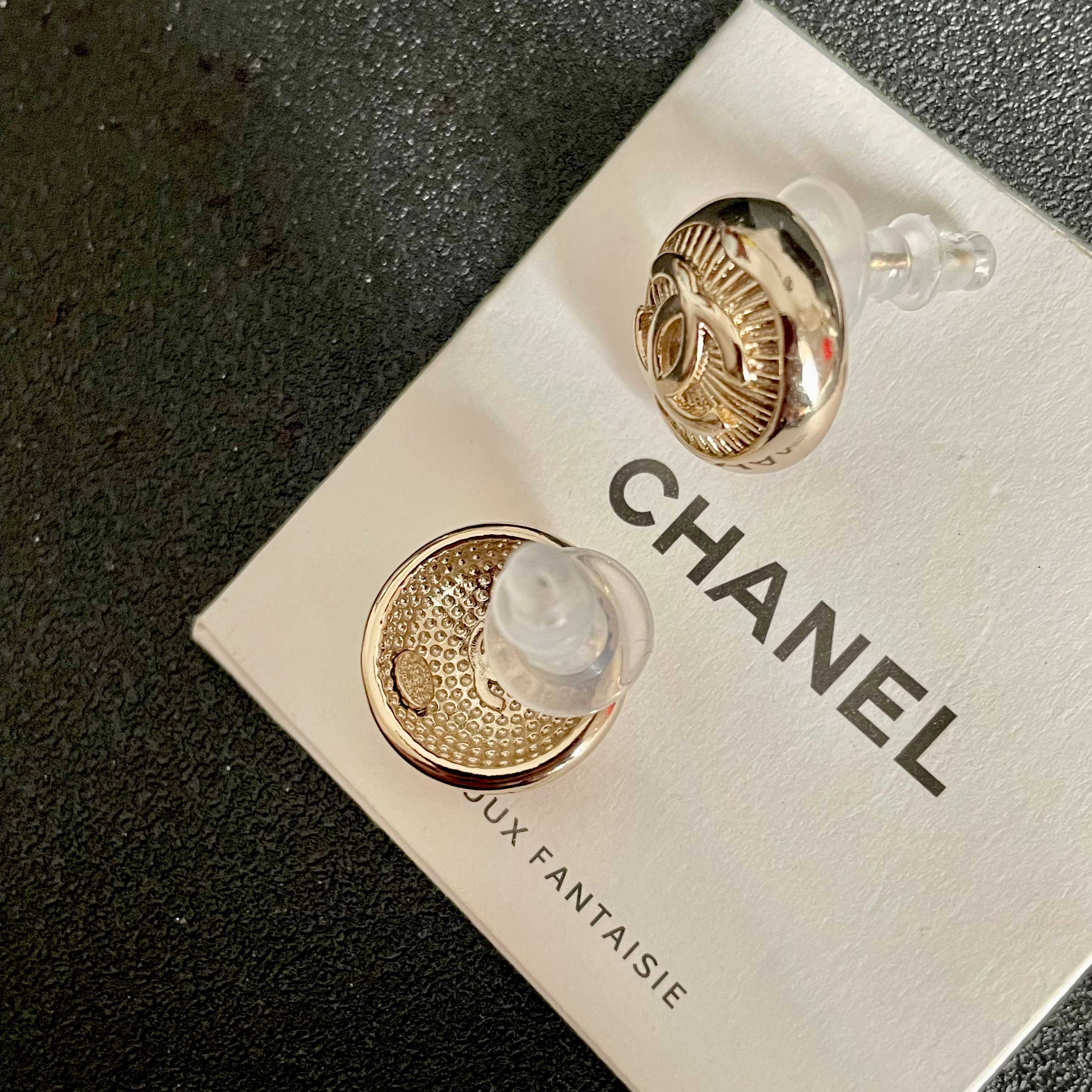 Vintage Gold Sunburst Stud Earrings - Elegant Retro Round Jewelry