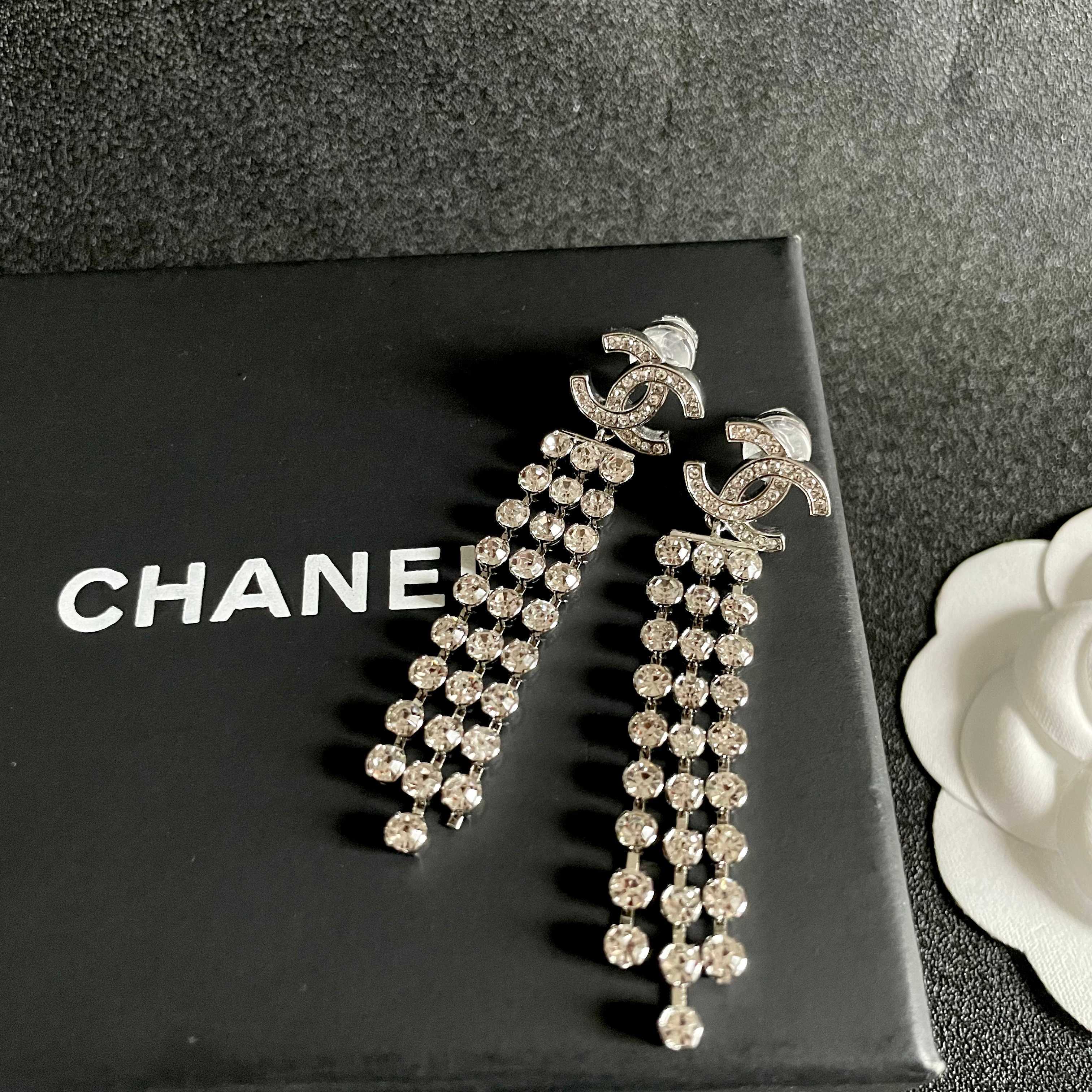 Elegant CC Logo Crystal Tassel Dangle Earrings for Women