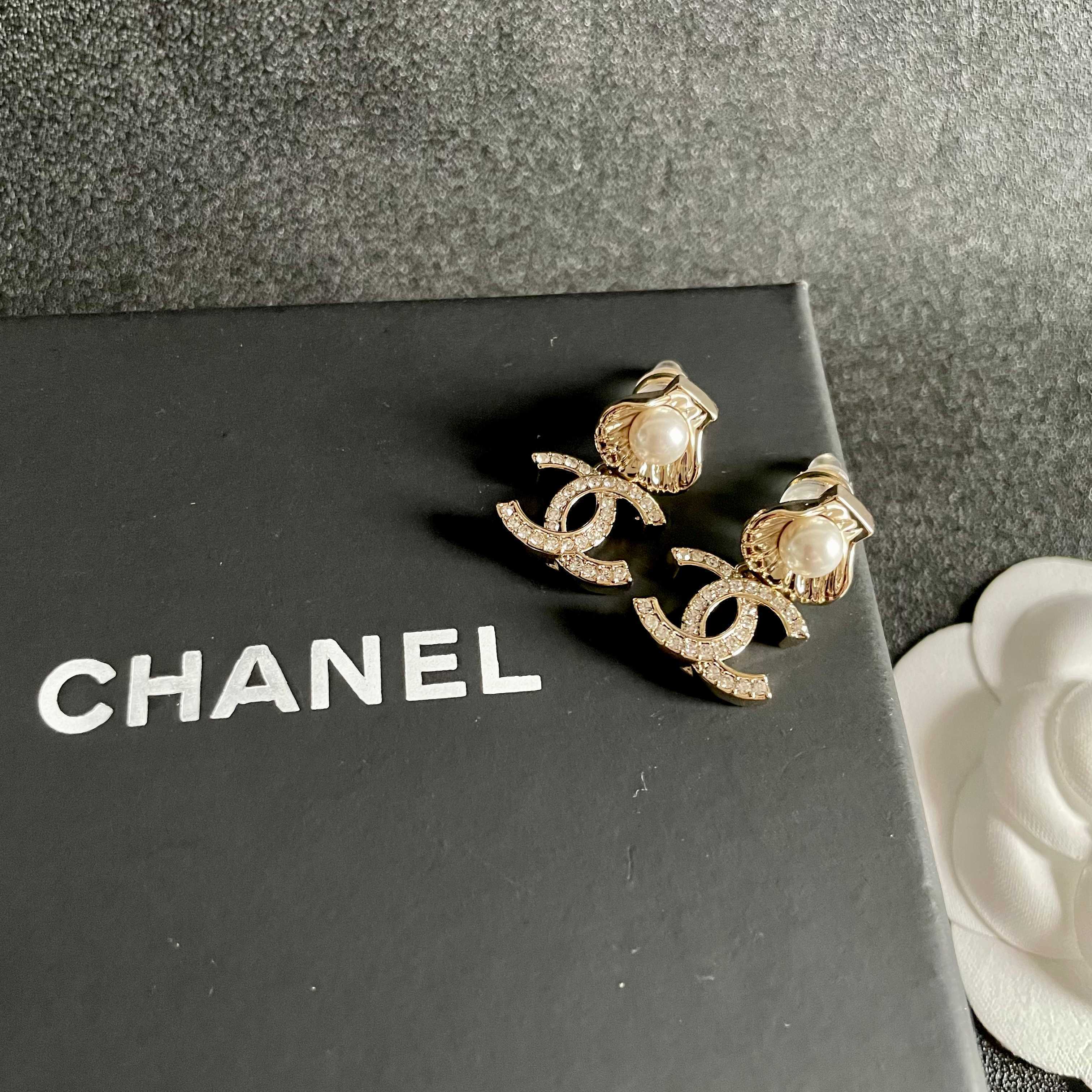 Luxury Gold Shell Pearl CC Dangle Earrings with Crystals