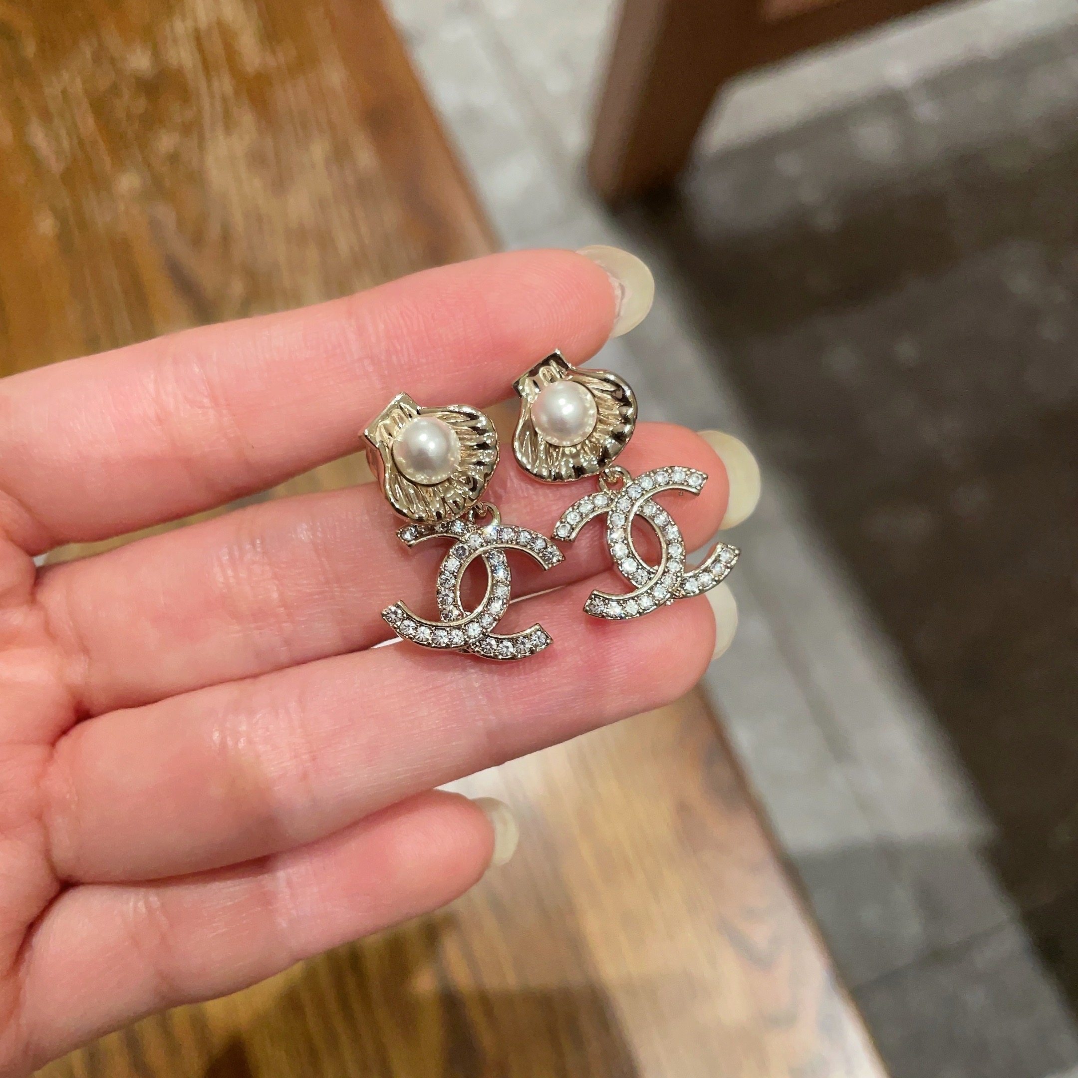 Luxury Gold Shell Pearl CC Dangle Earrings with Crystals