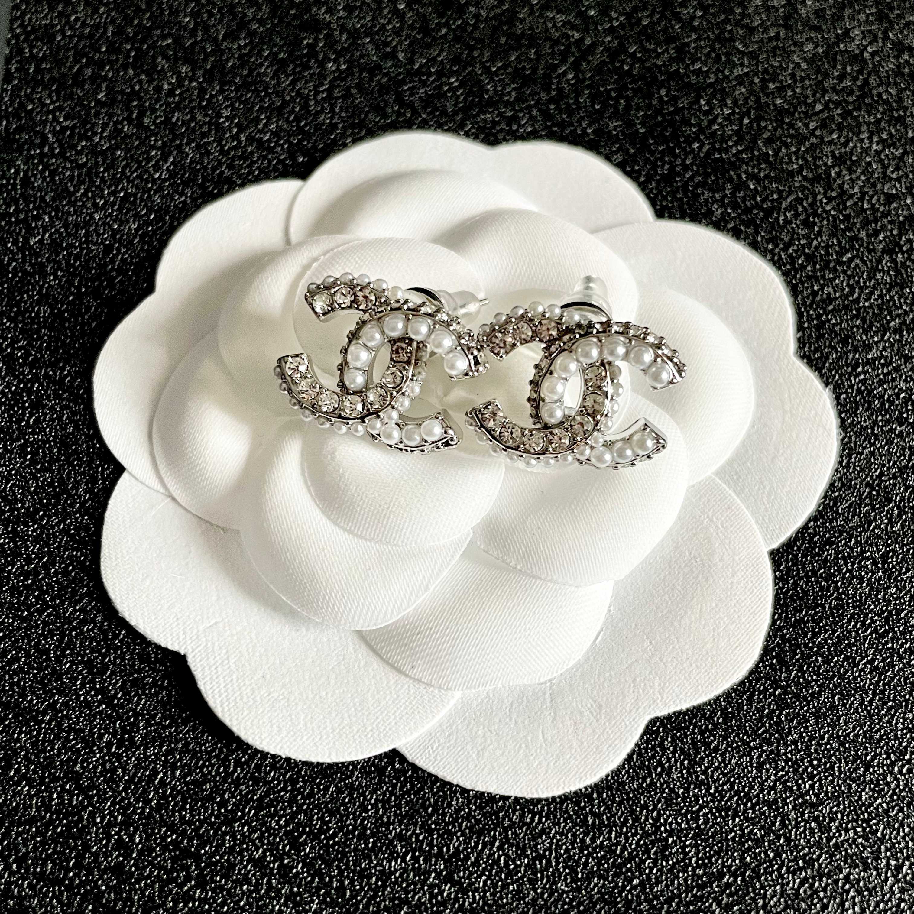 Elegant Interlocking CC Stud Earrings with Pearls and Crystals