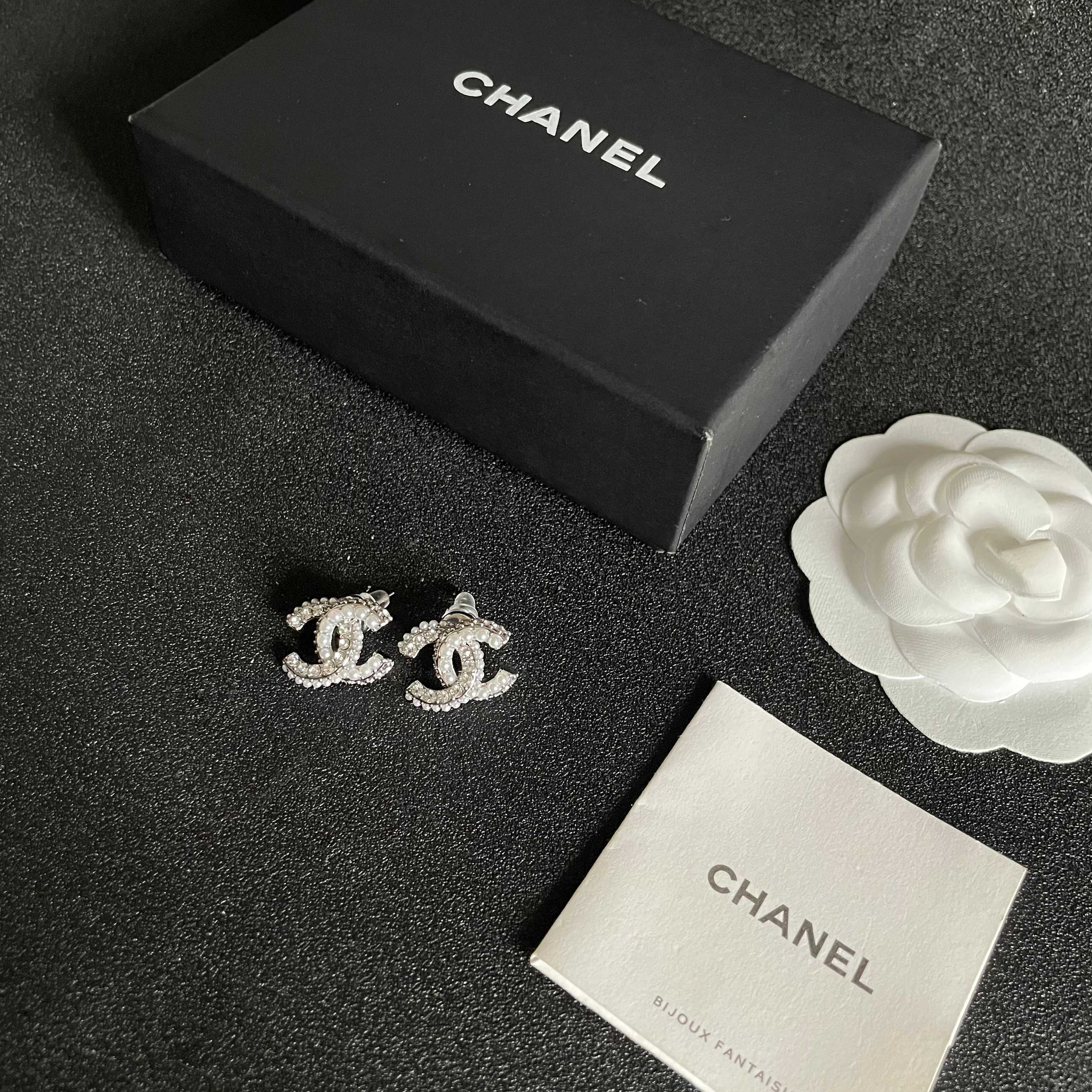 Elegant Interlocking CC Stud Earrings with Pearls and Crystals