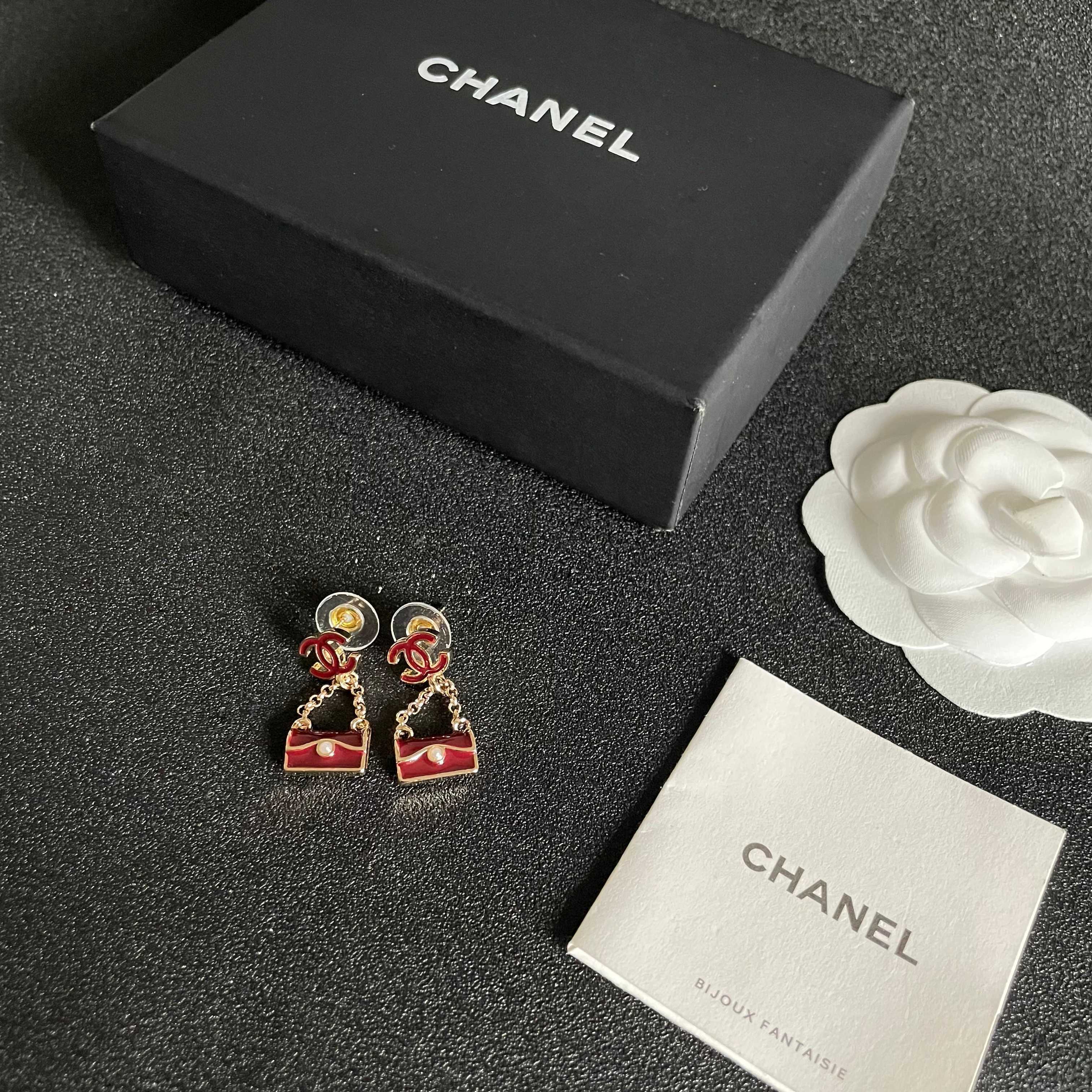 Luxury Burgundy Handbag Dangle Earrings with Pearl Accent