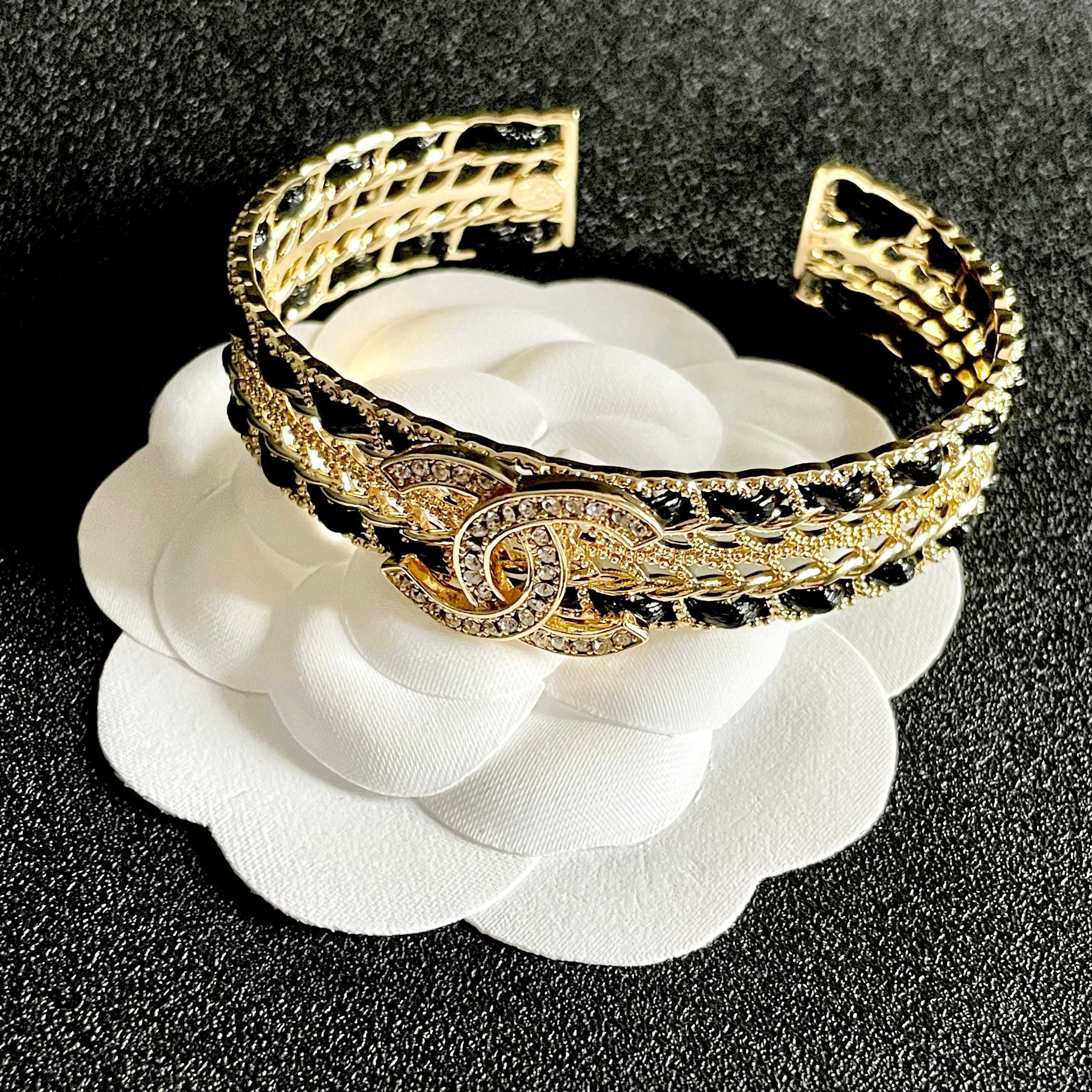Luxury Gold Double C Crystal Bangle Bracelet for Women
