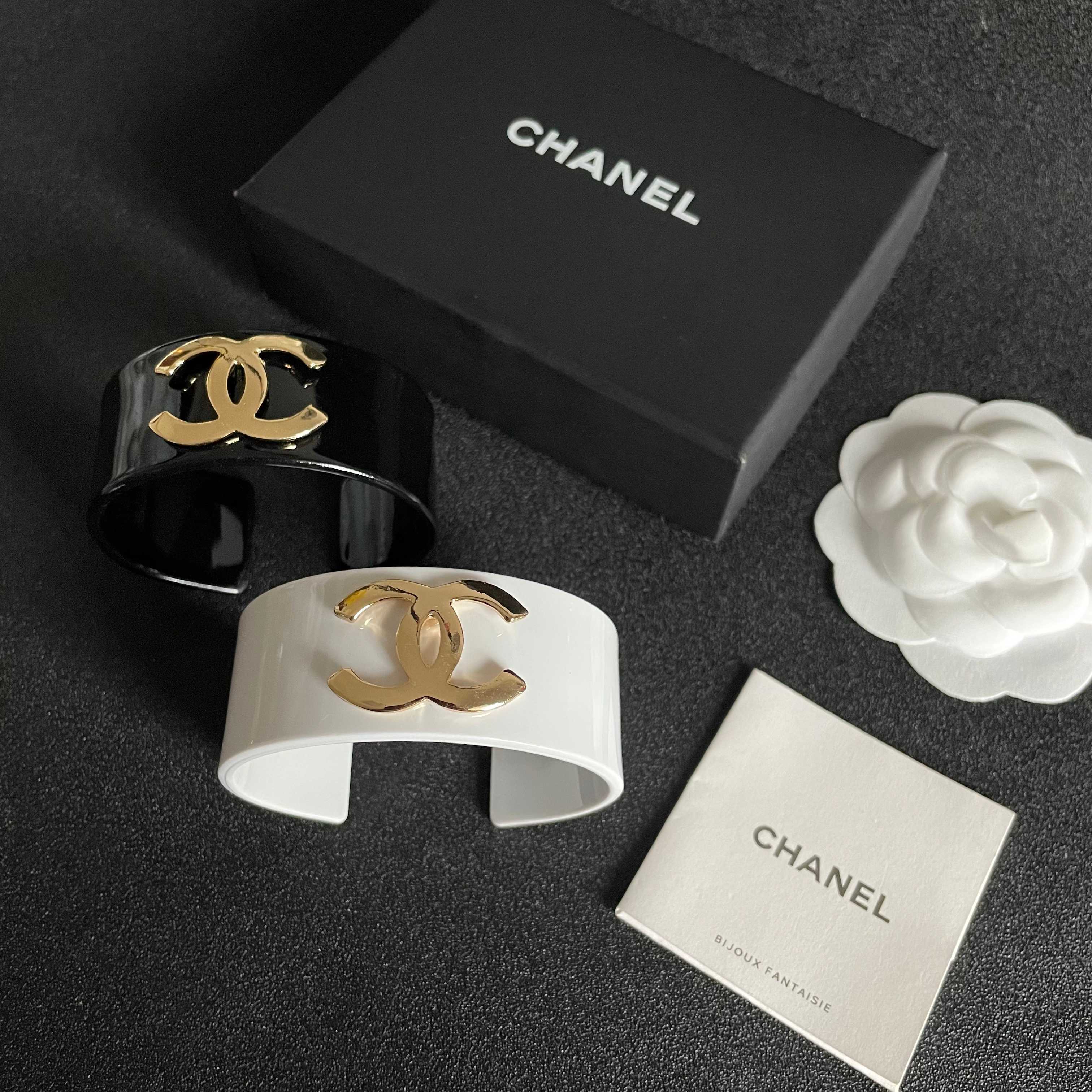 Luxury CC Logo Resin Cuff Bracelet - Elegant Black & White Design