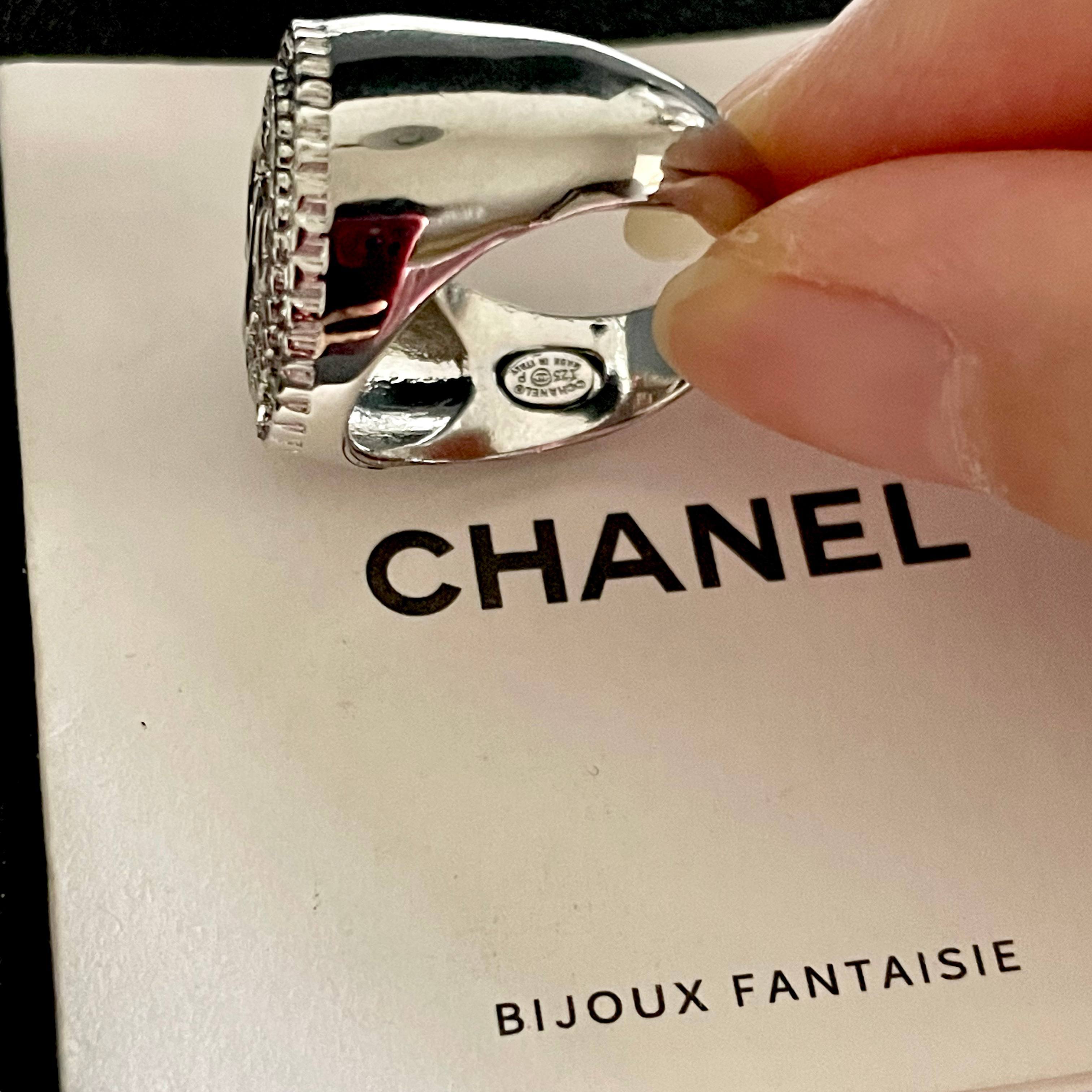 Elegant Crystal Interlocking CC Statement Ring for Women