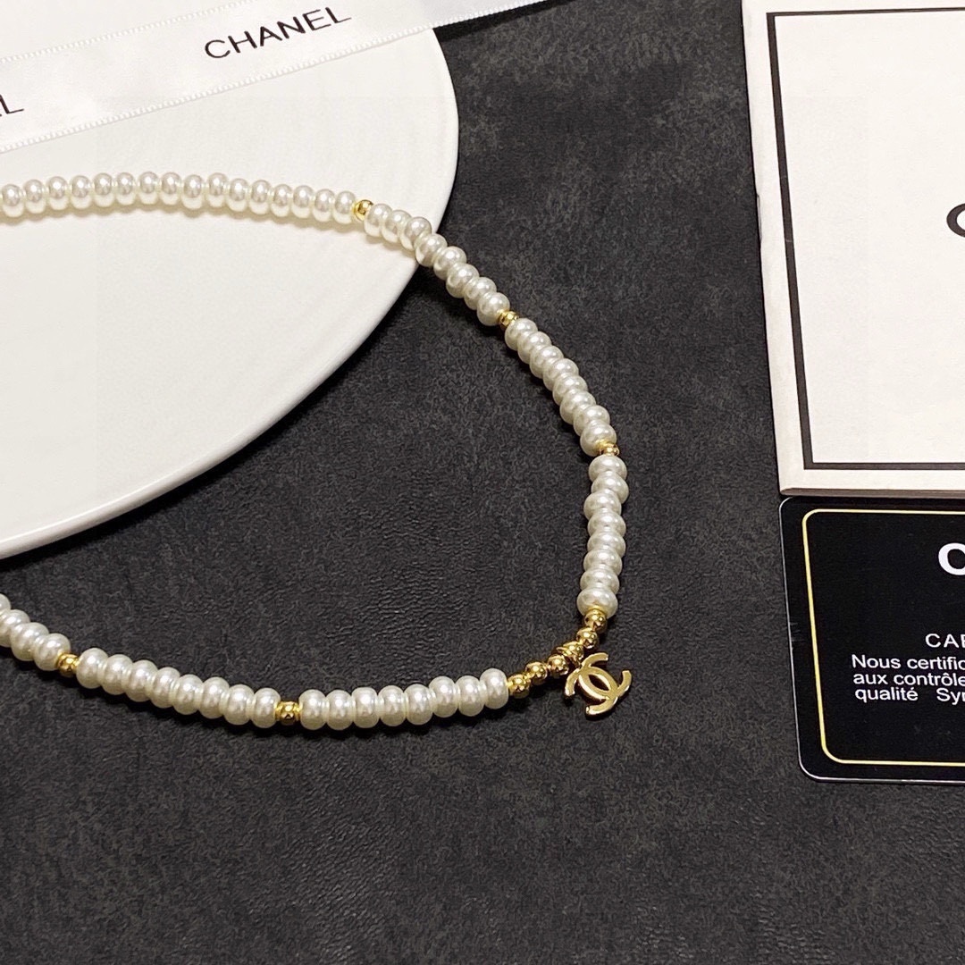 Vintage Pearl Choker with CC Logo & Perfume Bottle Pendant