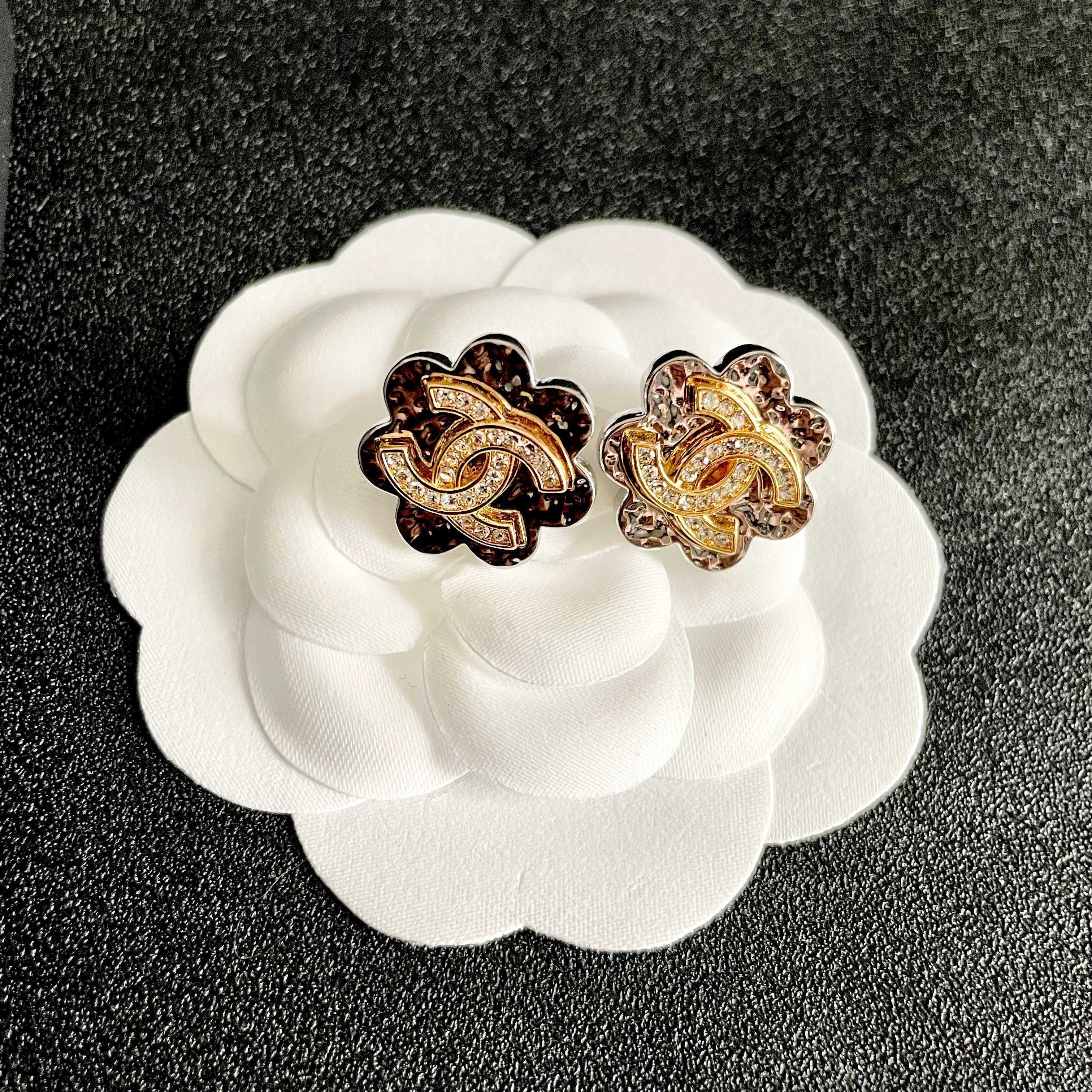 Luxury Flower CC Logo Stud Earrings with Sparkling Crystals