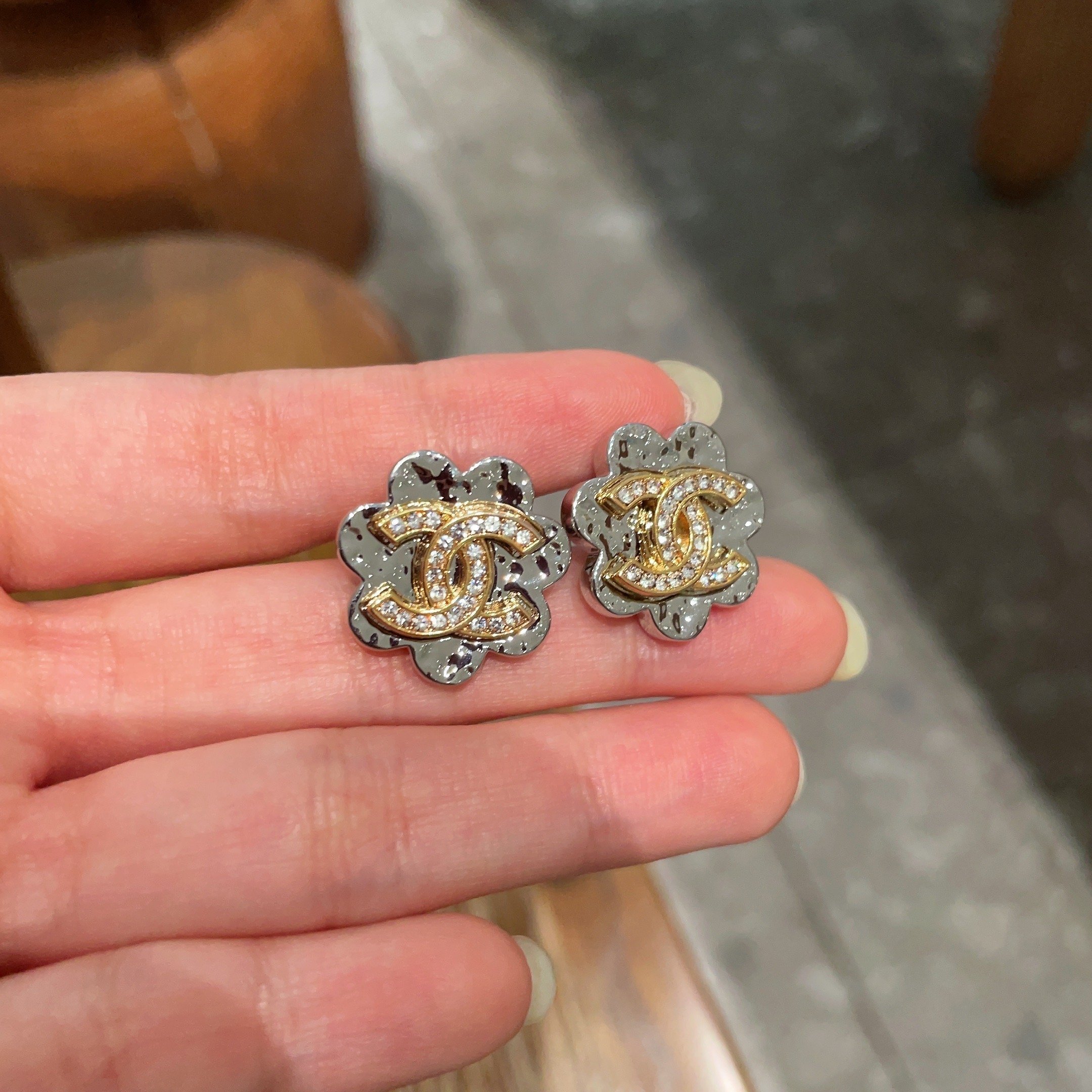 Luxury Flower CC Logo Stud Earrings with Sparkling Crystals