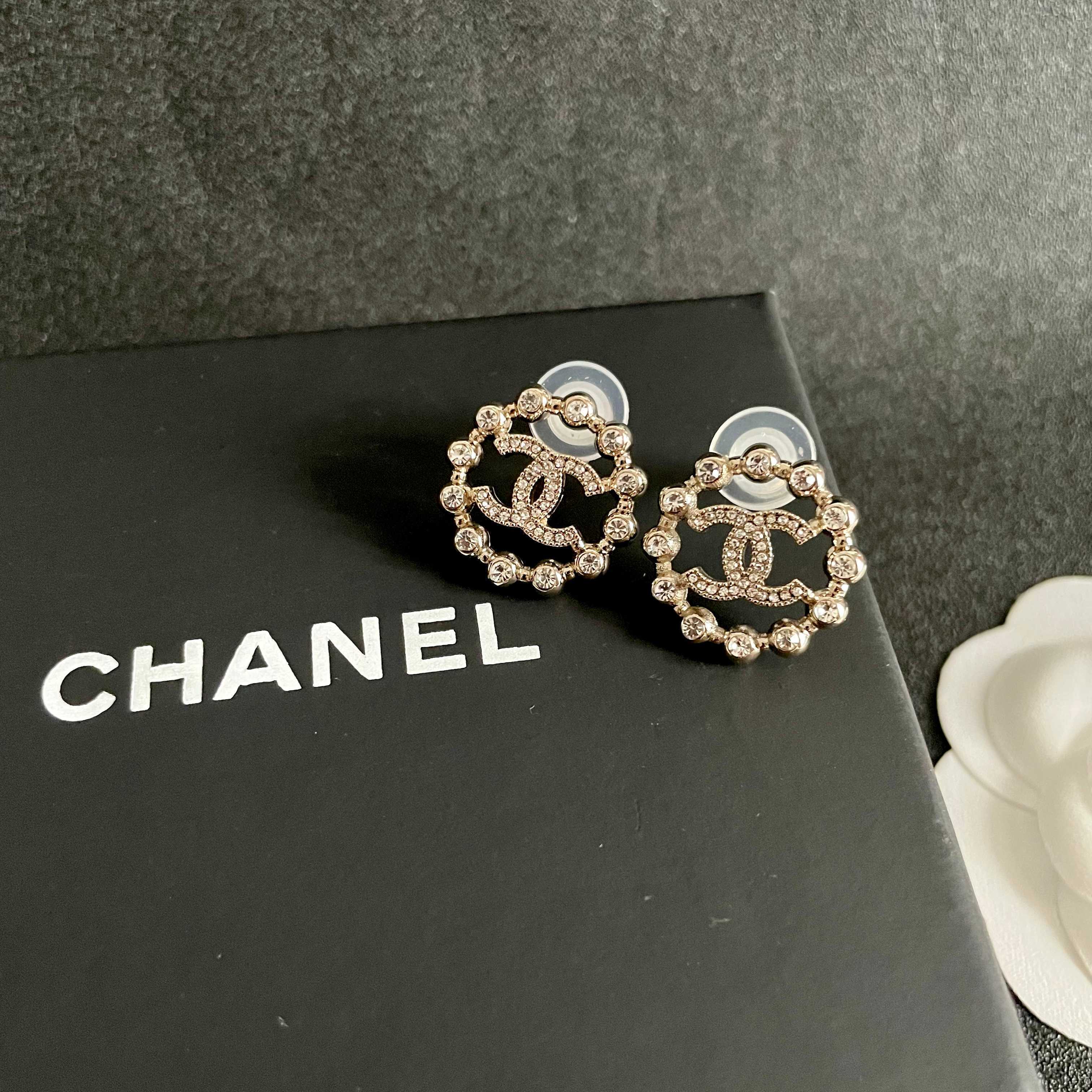 Elegant Crystal Double C Halo Stud Earrings - Luxury Gold Tone