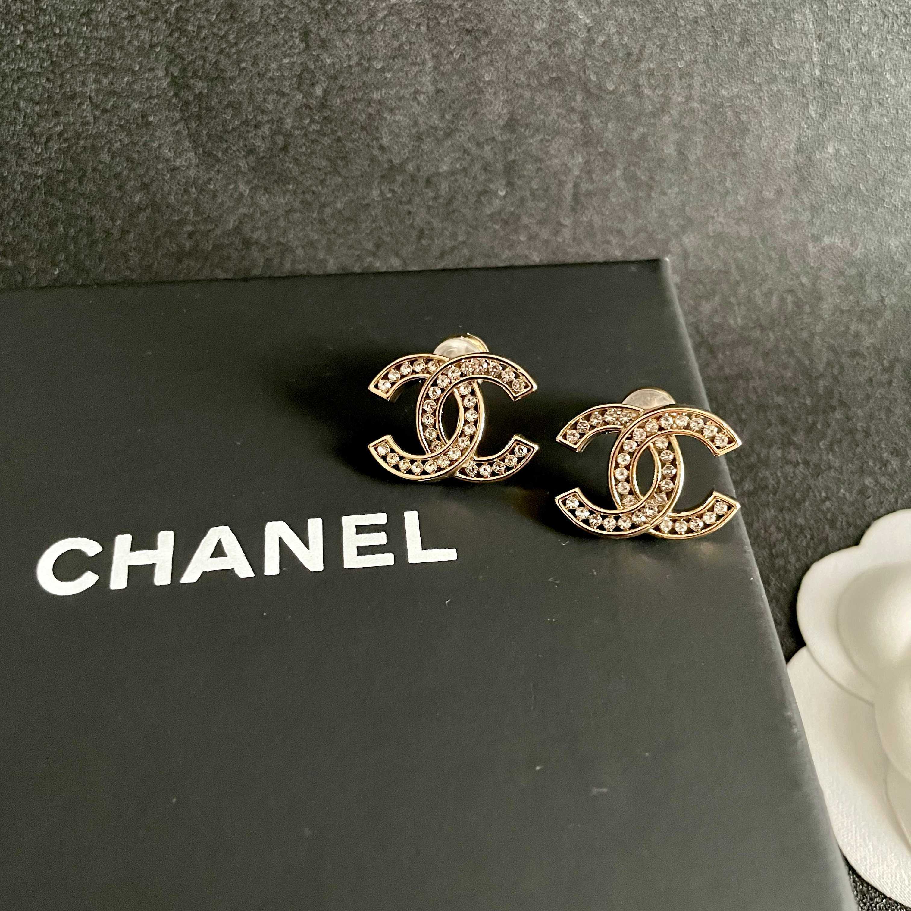 Luxury CC Logo Crystal Stud Earrings - Elegant Gold & Silver