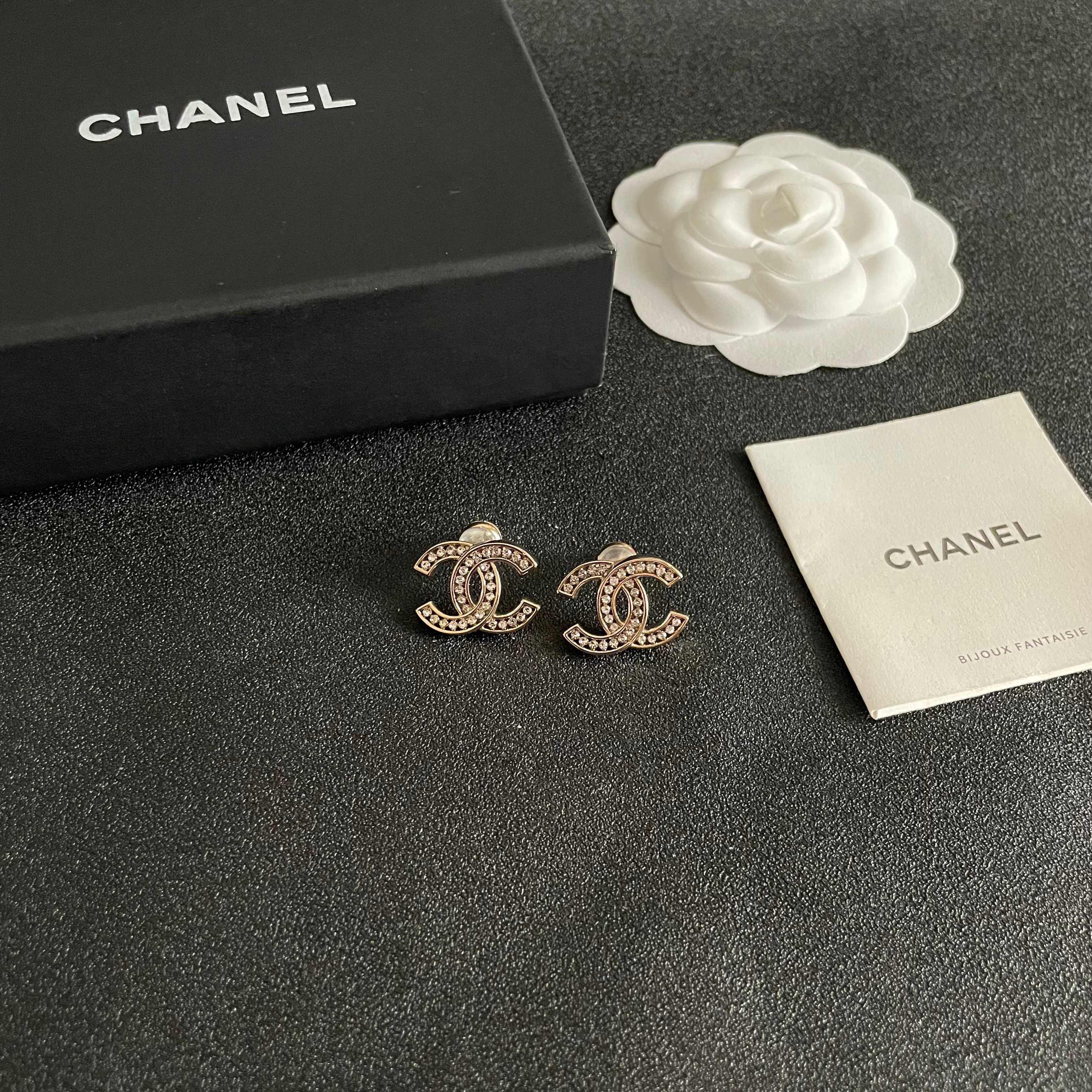 Luxury CC Logo Crystal Stud Earrings - Elegant Gold & Silver
