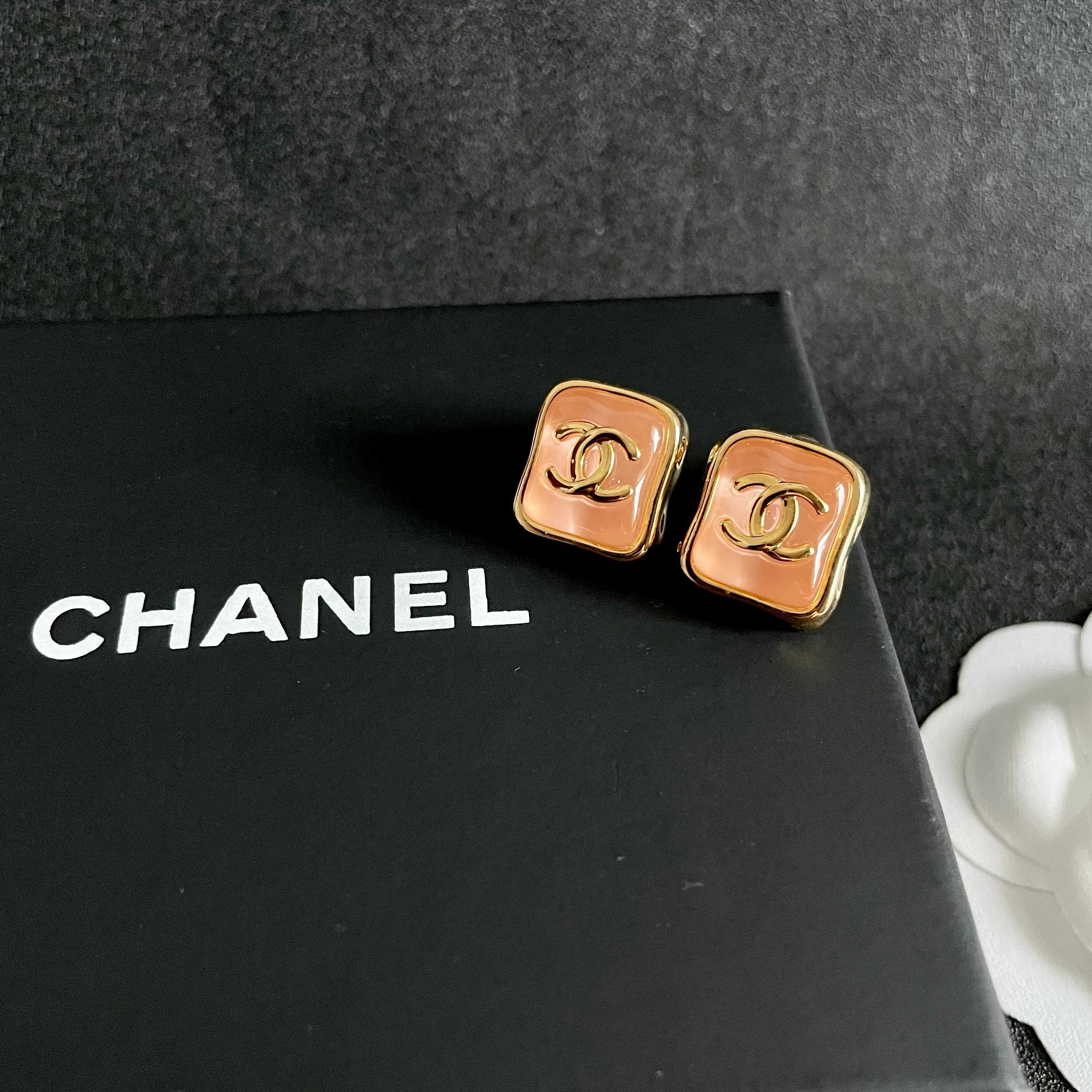 Elegant Vintage Peach Pink Square CC Logo Stud Earrings for Women