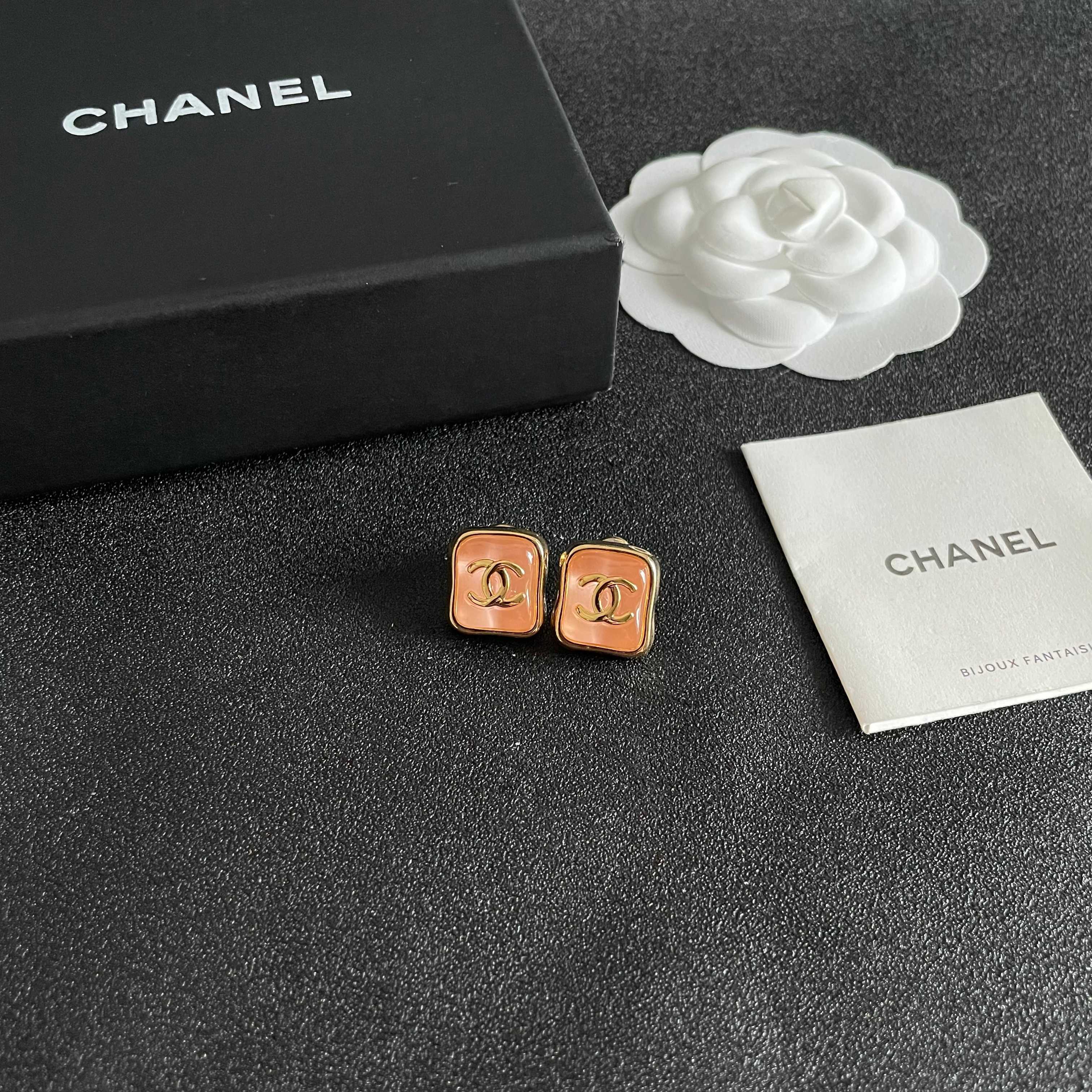 Elegant Vintage Peach Pink Square CC Logo Stud Earrings for Women