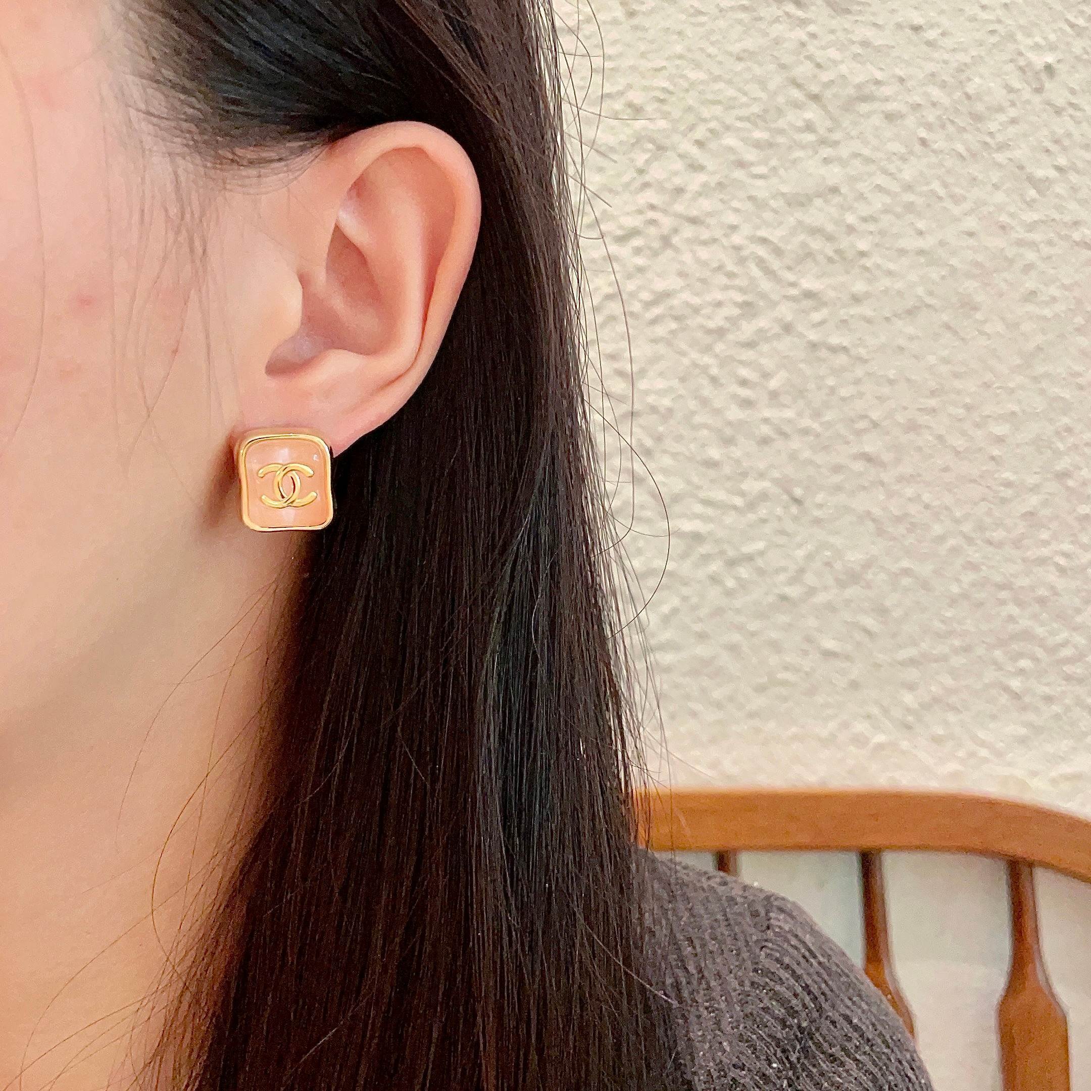 Elegant Vintage Peach Pink Square CC Logo Stud Earrings for Women