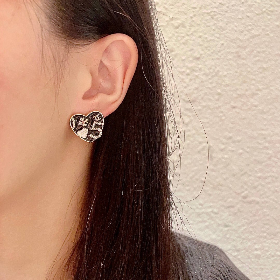 Luxury Vintage Heart Earrings with Number 5 and Crystal Accents