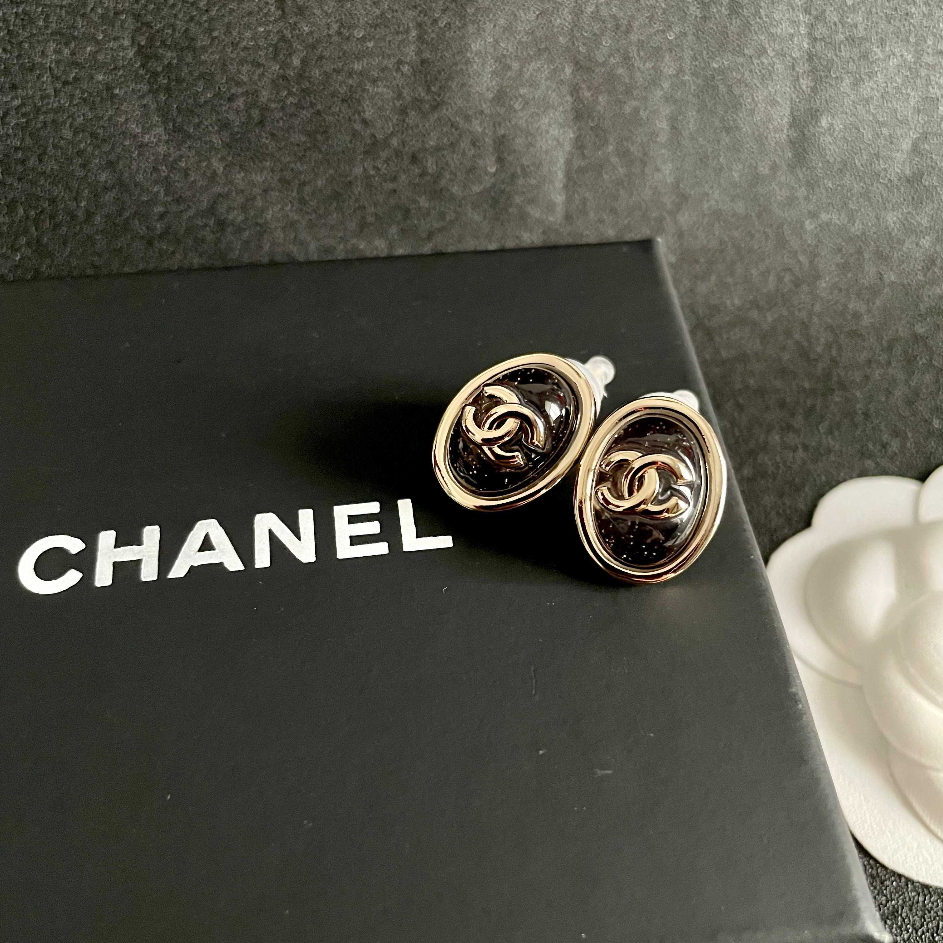 Elegant Black and Gold Oval CC Logo Stud Earrings for Women