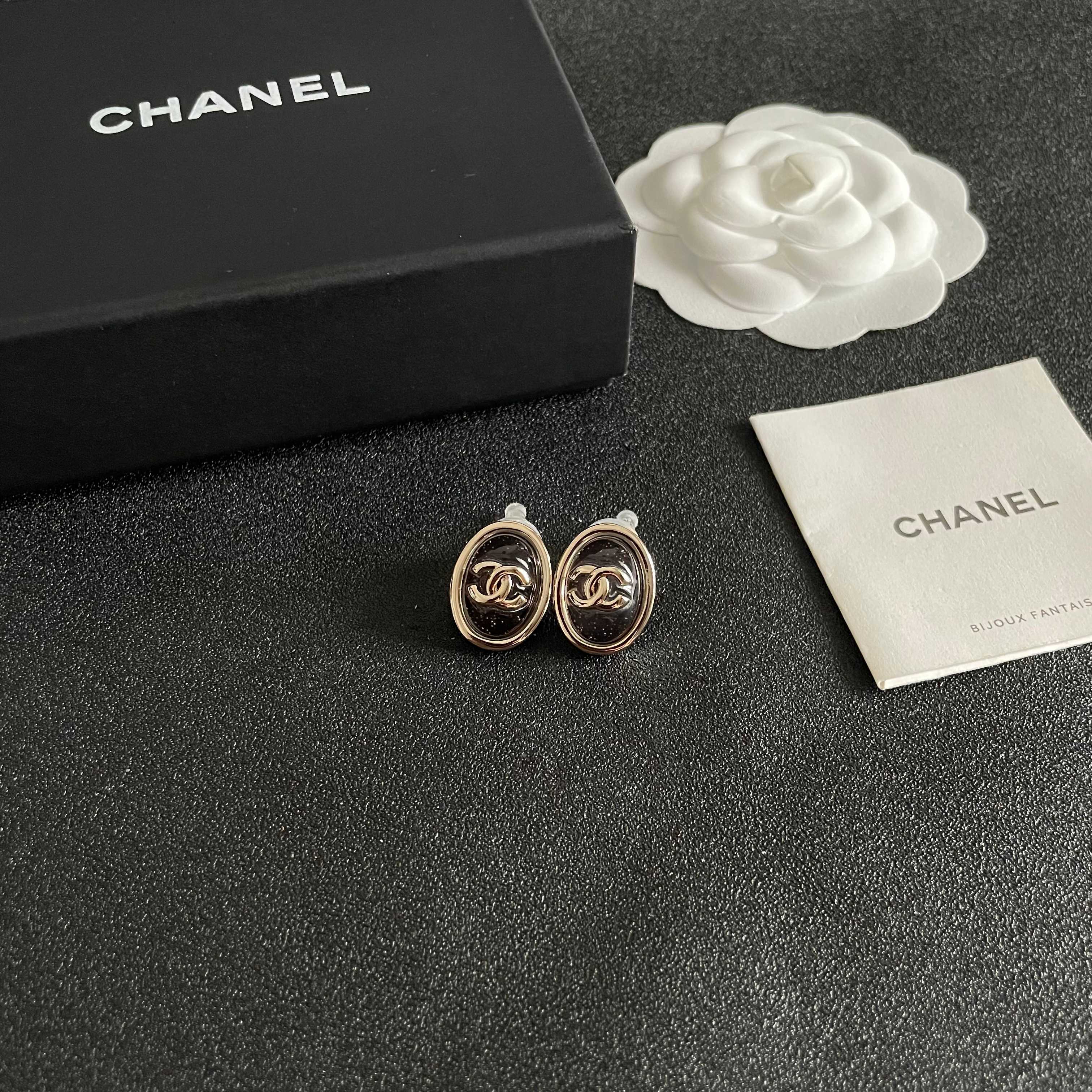 Elegant Black and Gold Oval CC Logo Stud Earrings for Women