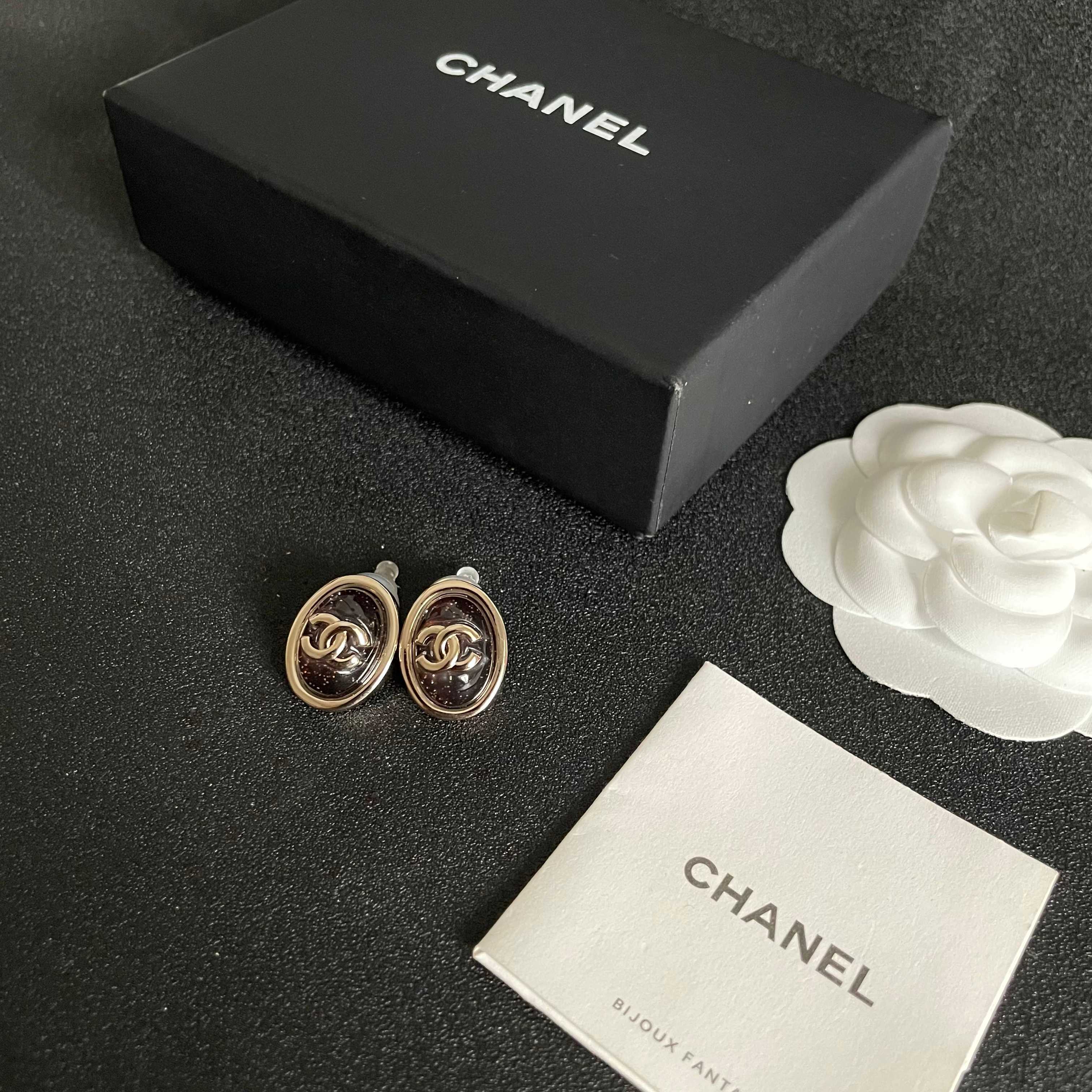 Elegant Black and Gold Oval CC Logo Stud Earrings for Women