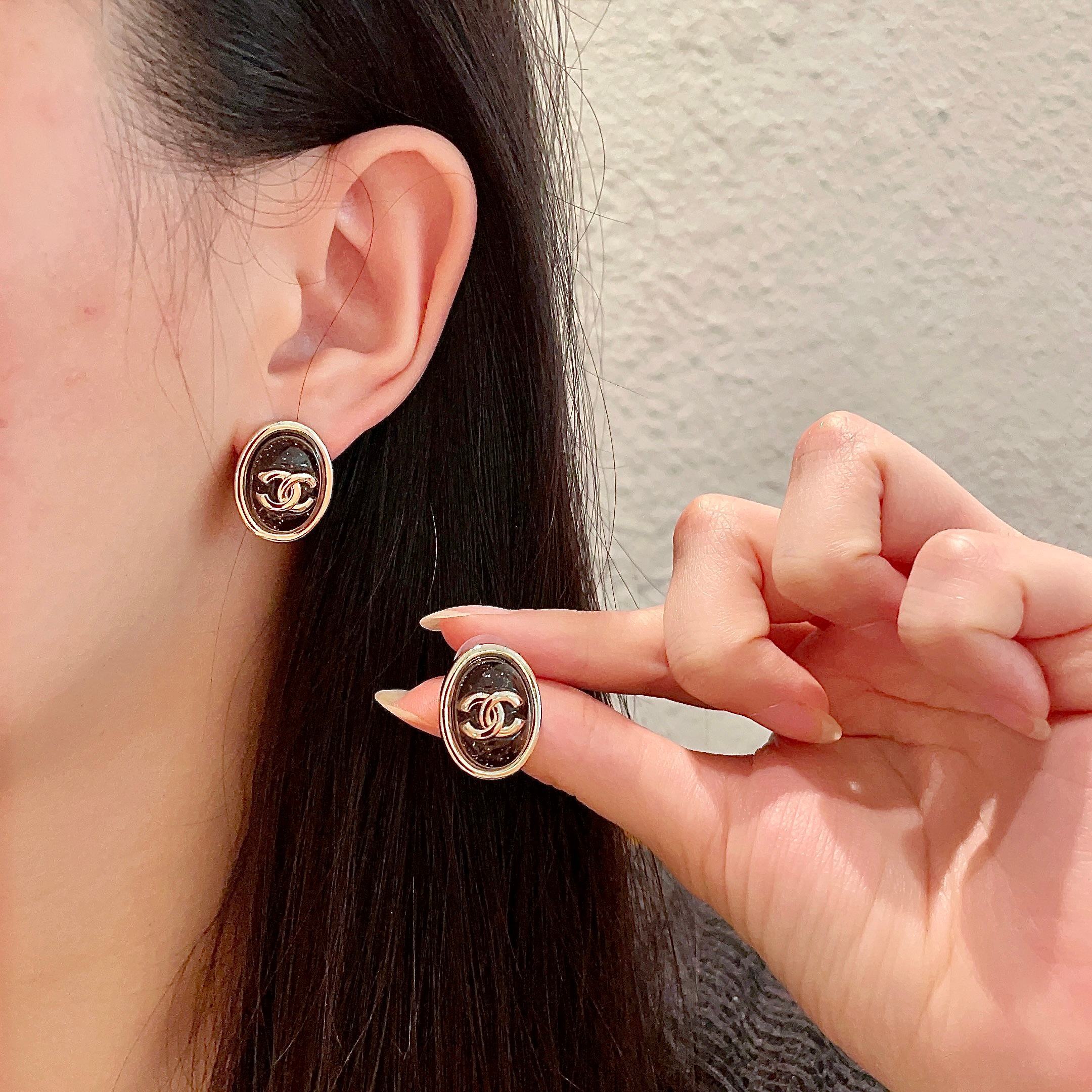 Elegant Black and Gold Oval CC Logo Stud Earrings for Women