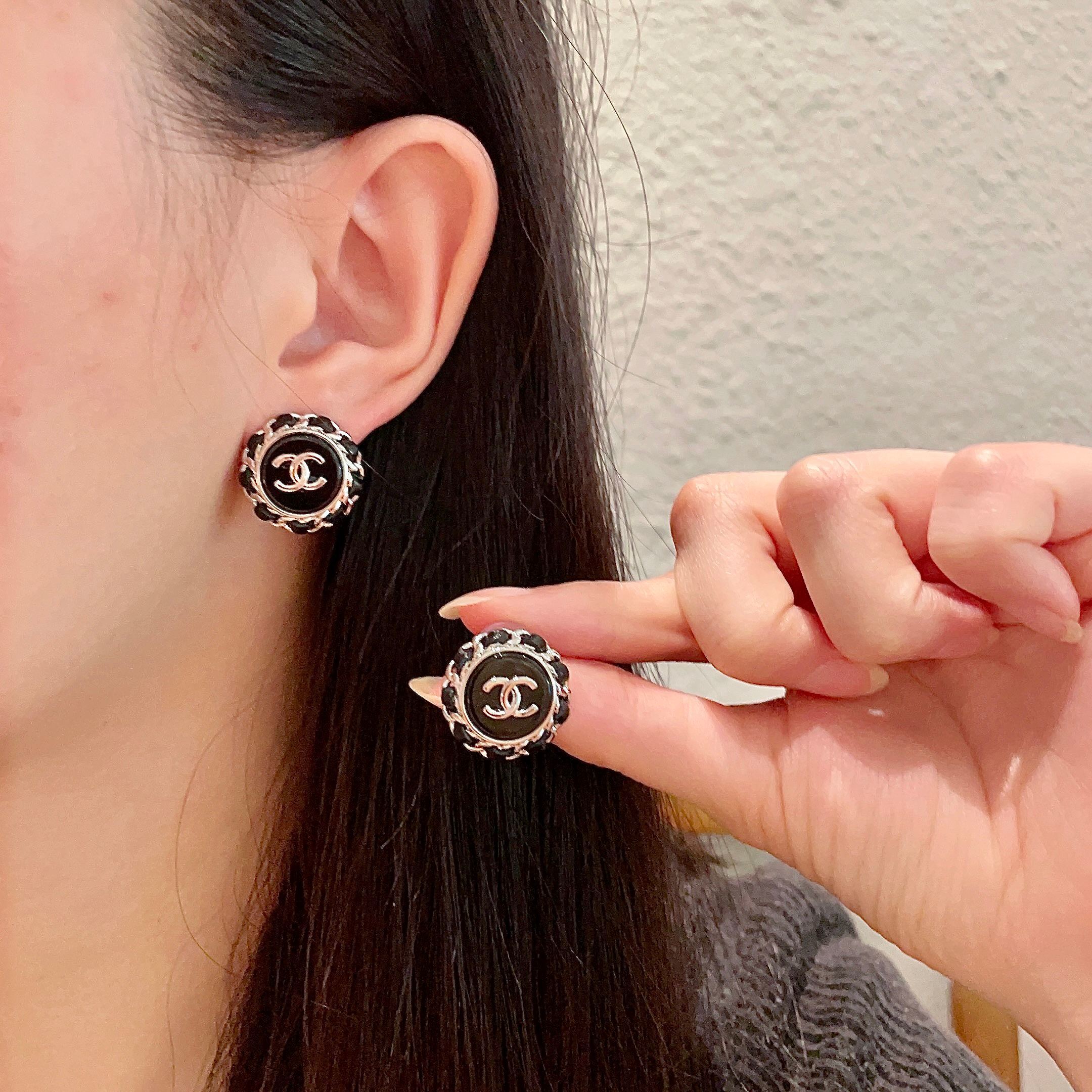 Vintage Style CC Logo Chain Stud Earrings – Luxury Button Design