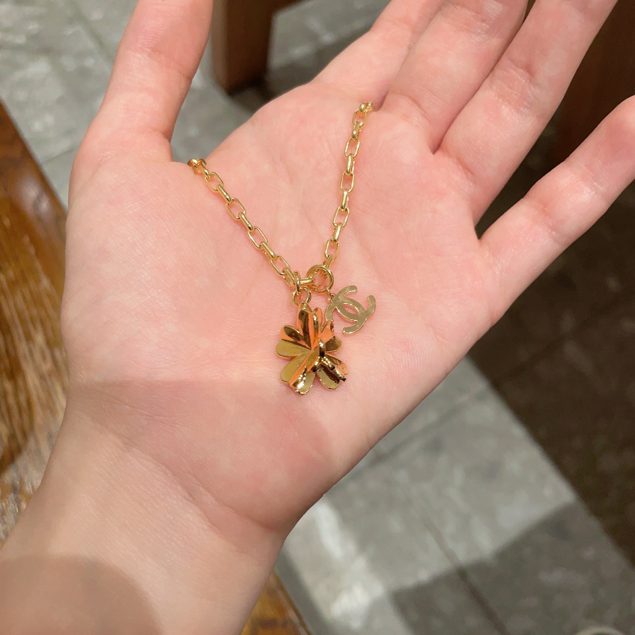 Elegant Gold Clover Pendant Necklace with Designer Charm for Women