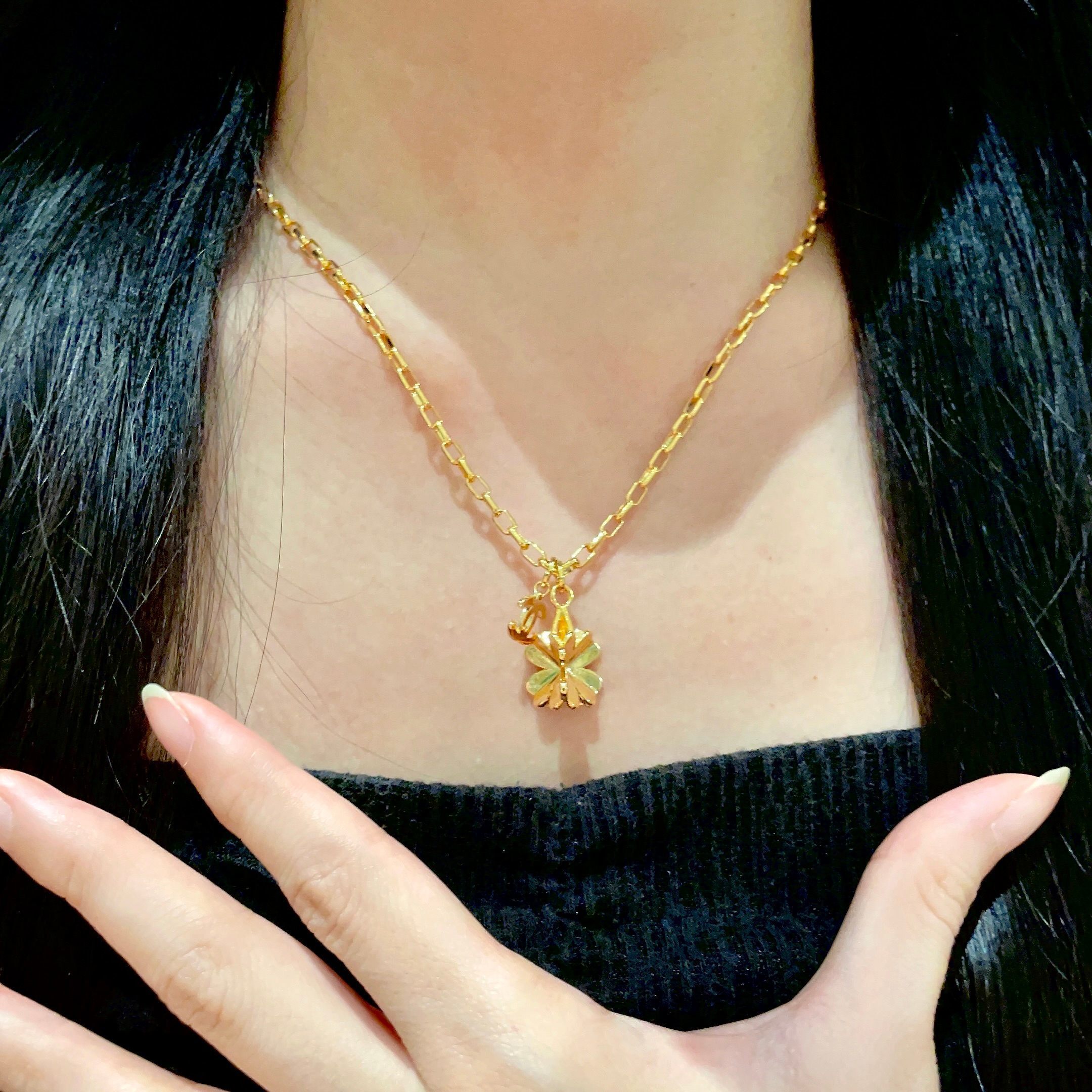 Elegant Gold Clover Pendant Necklace with Designer Charm for Women