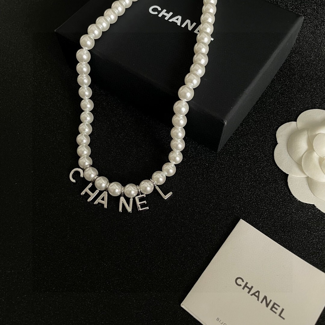 Luxury Pearl Choker Necklace with Silver Chanel Letter Charms