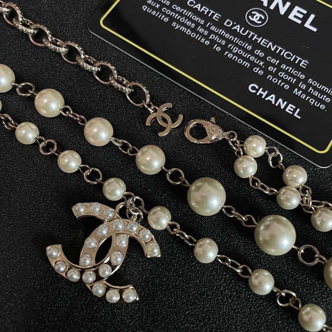 Elegant Double Layer Pearl Necklace with CC Logo Pendant