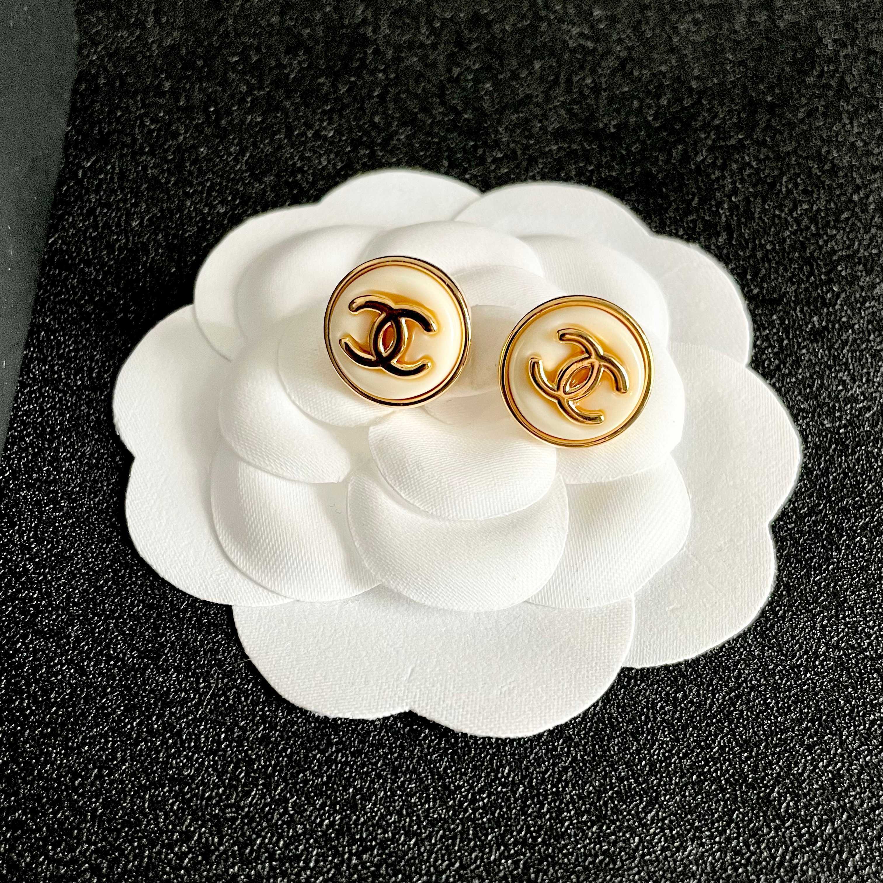 Elegant Gold Double C Stud Earrings - Classic Ivory Design