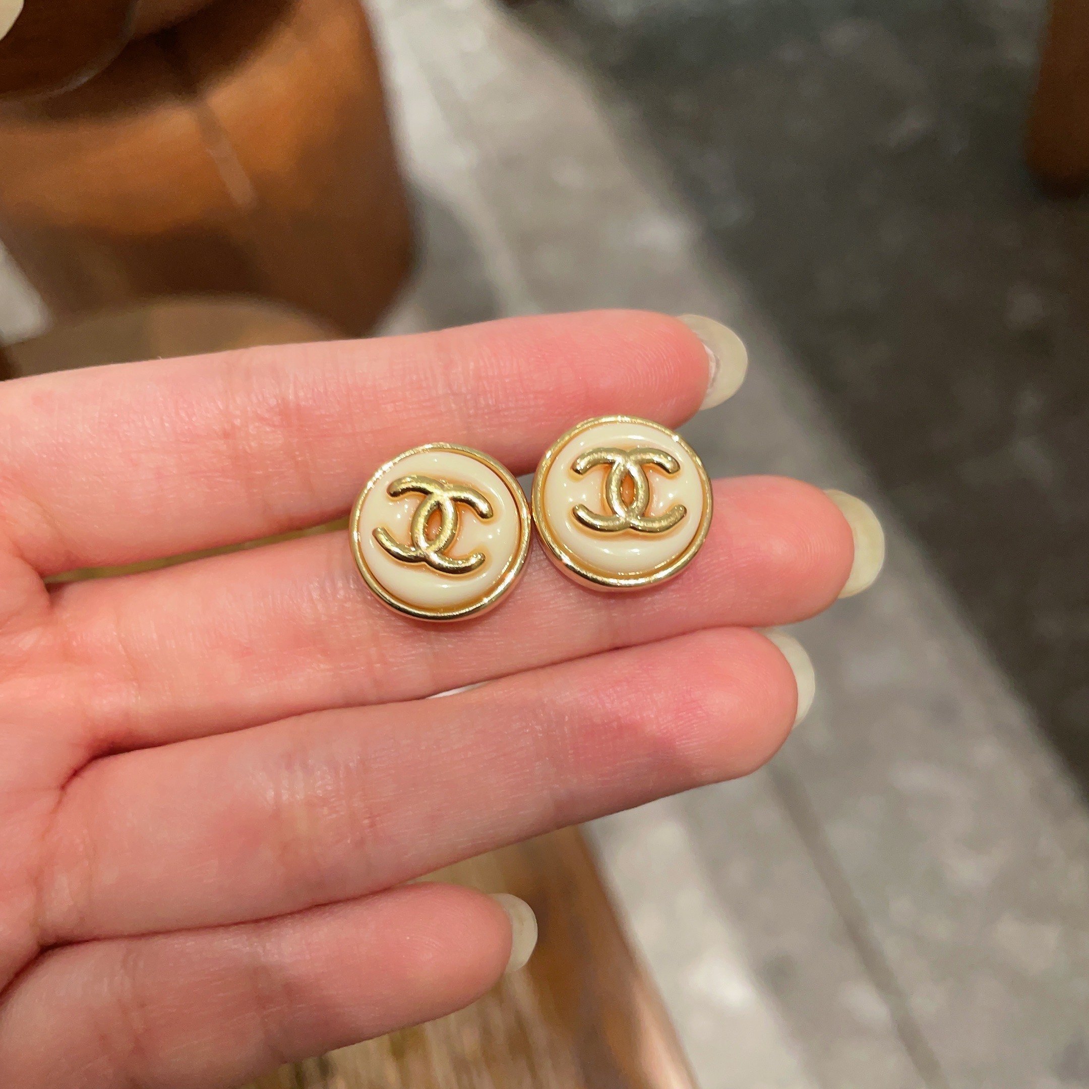 Elegant Gold Double C Stud Earrings - Classic Ivory Design