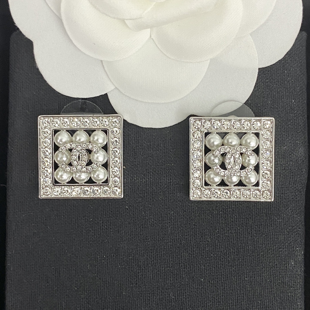 Elegant Square Pearl & Crystal CC Logo Stud Earrings - Silver