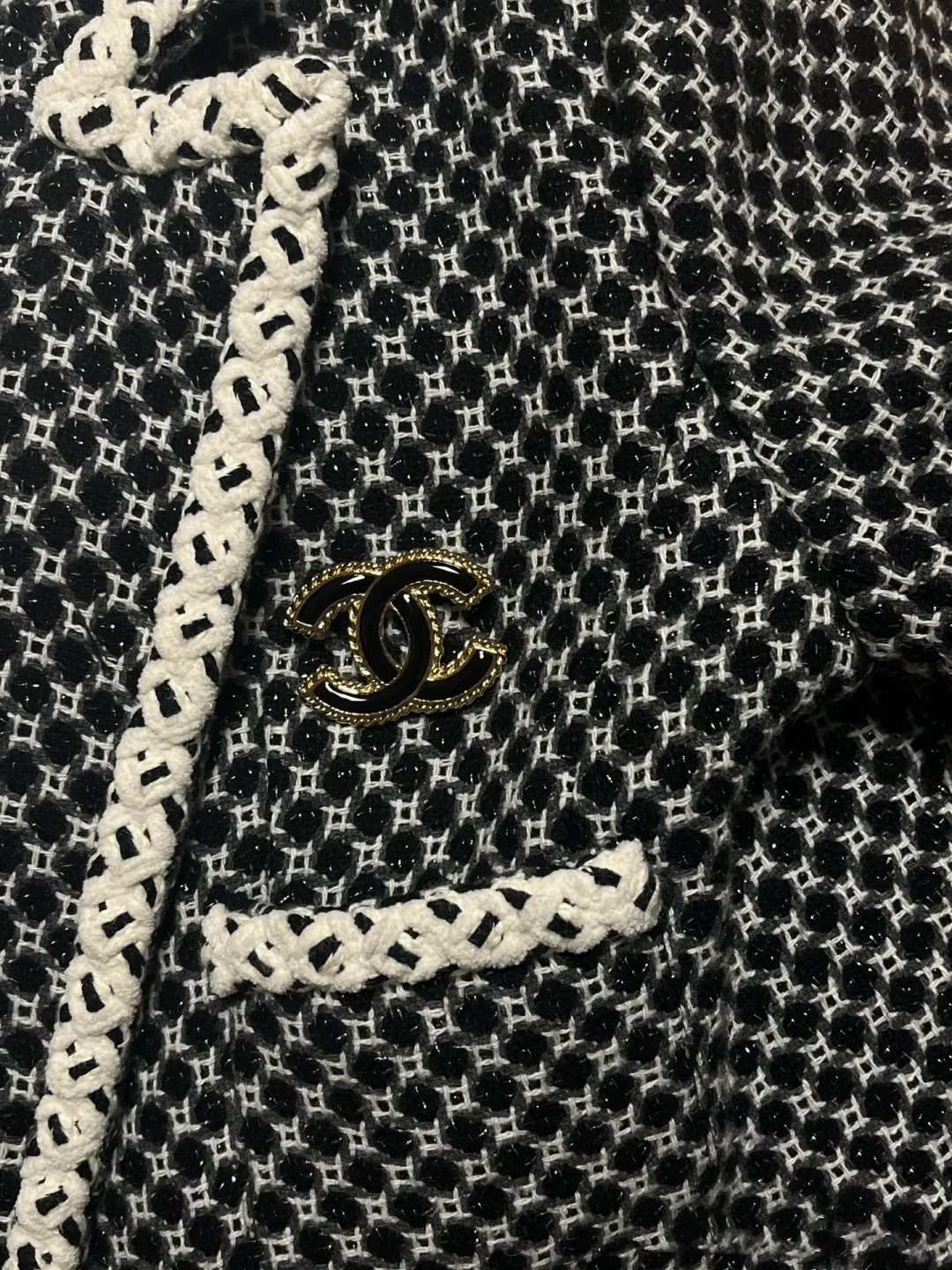 Elegant Black Enamel CC Logo Brooch with Gold-Tone Braided Edge