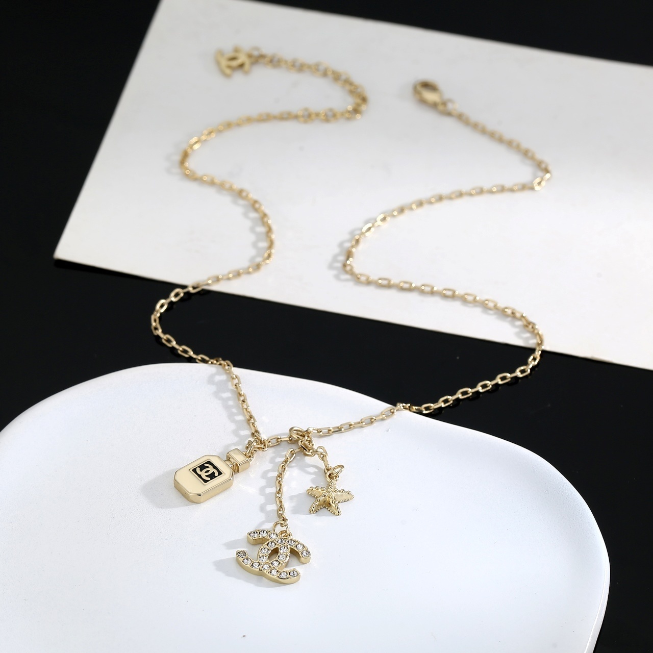 Luxury Gold CC Logo Charm Necklace with Perfume & Starfish Pendants