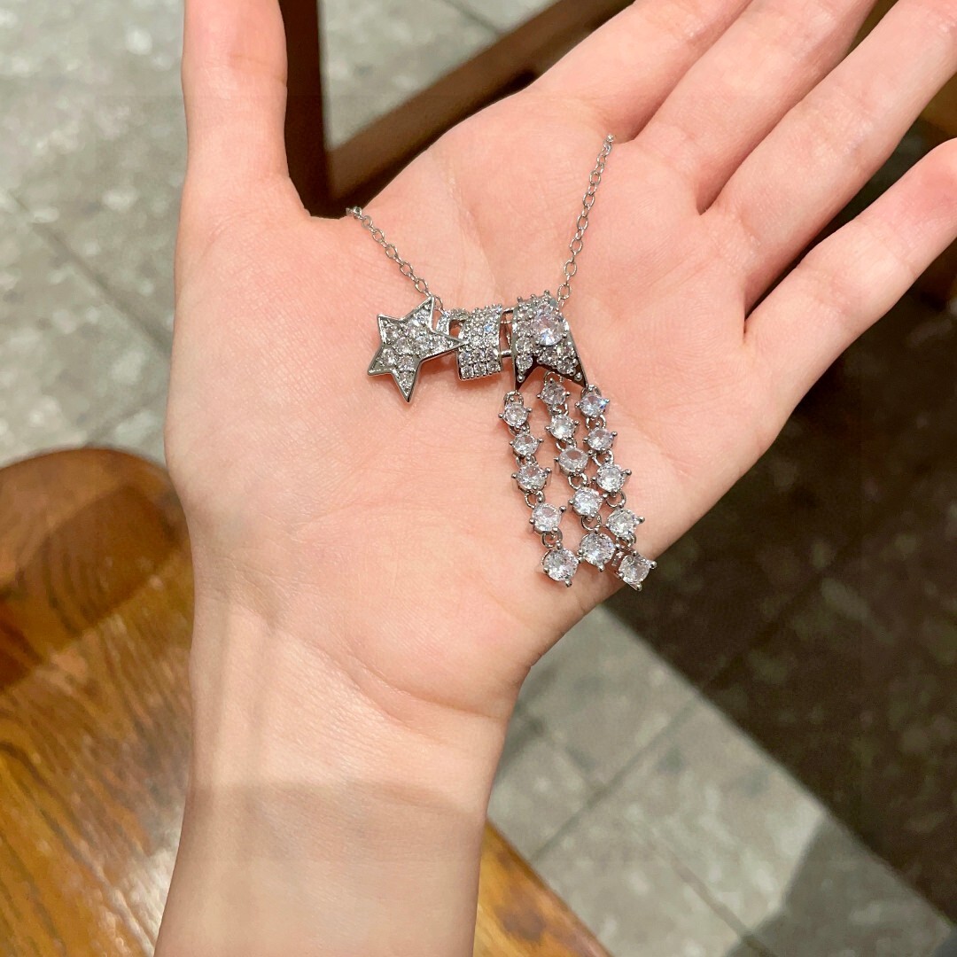 Elegant Shooting Star Tassel Necklace with Sparkling Crystals