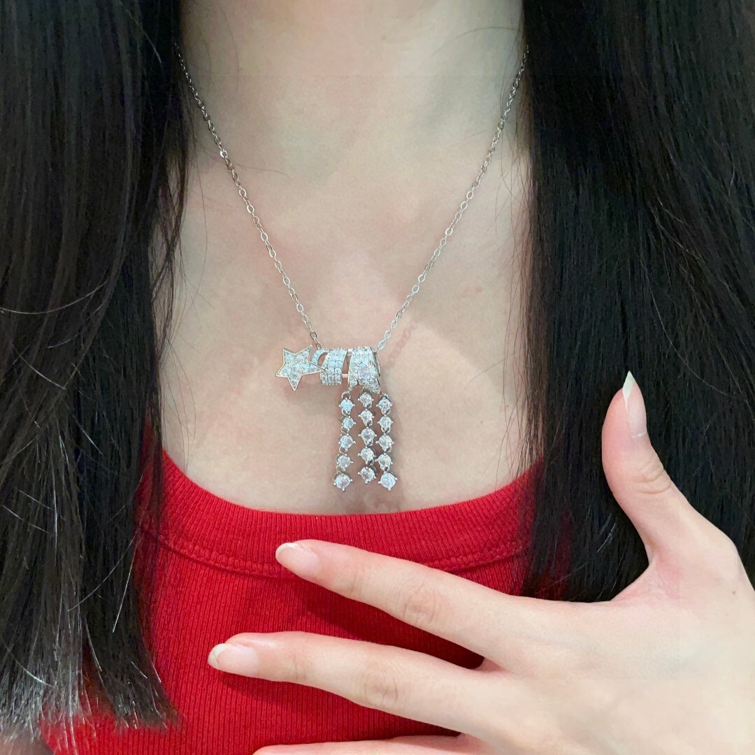 Elegant Shooting Star Tassel Necklace with Sparkling Crystals