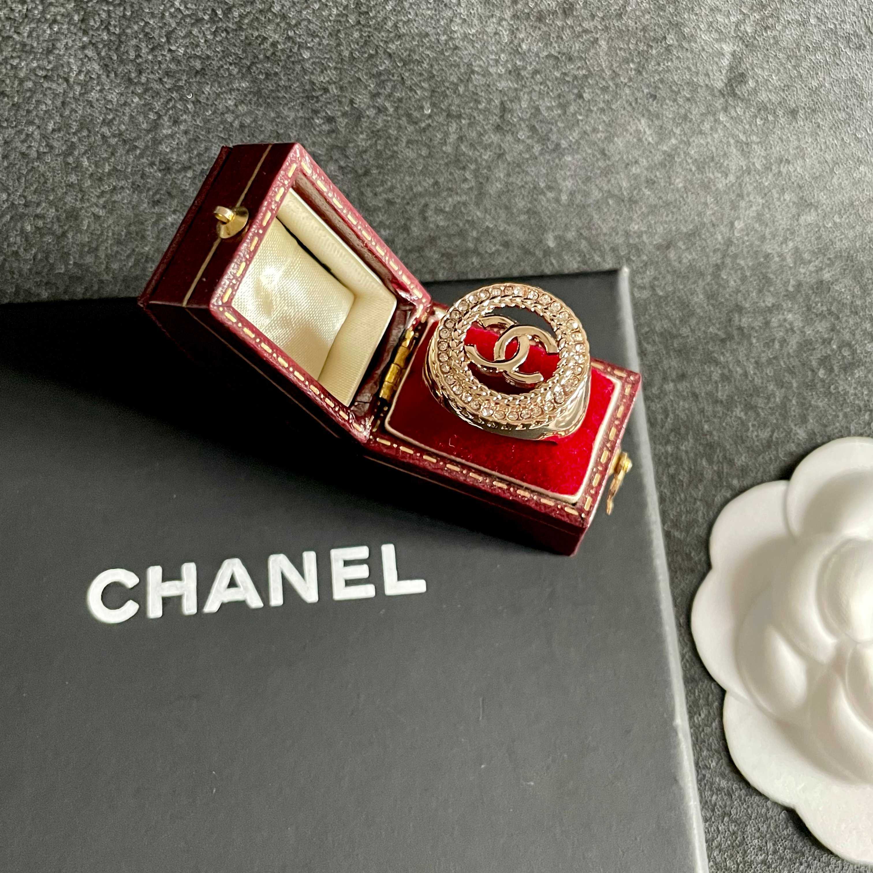 Luxury Gold Plated Double C Crystal Halo Statement Ring