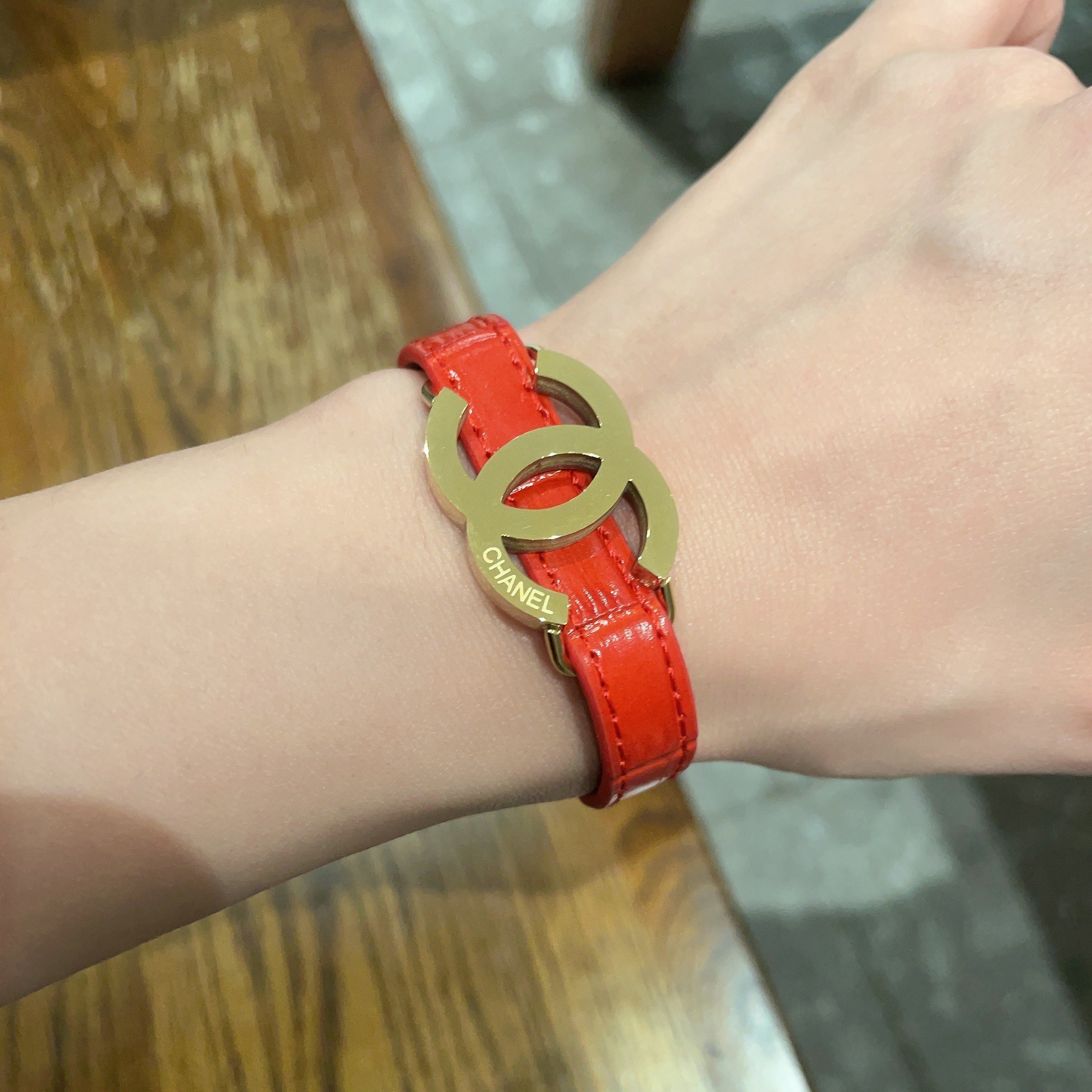 Luxury CC Logo Leather Bracelet – Elegant Adjustable Designer Strap