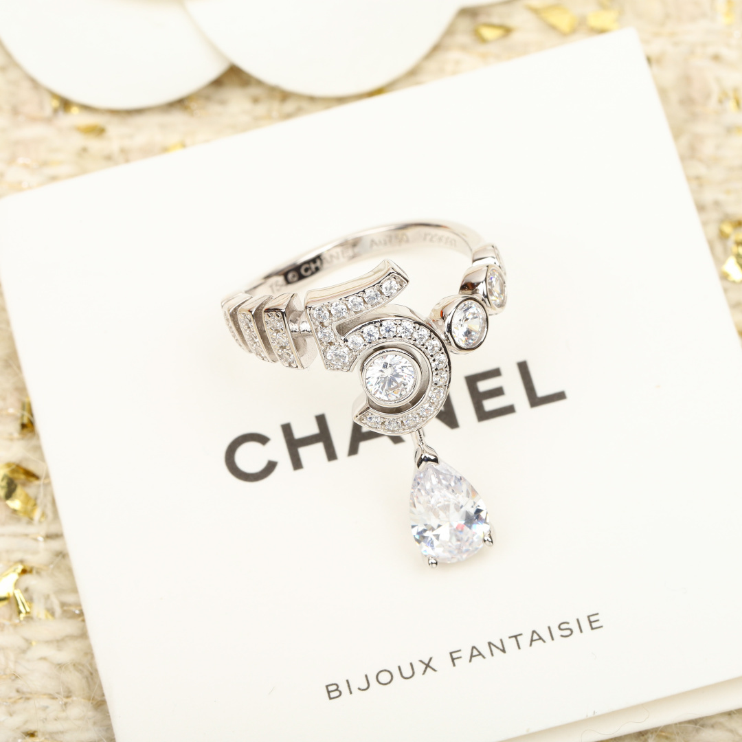 Chanel Eternal N°5 Ring - 18K White Gold & Pear-Cut Diamond