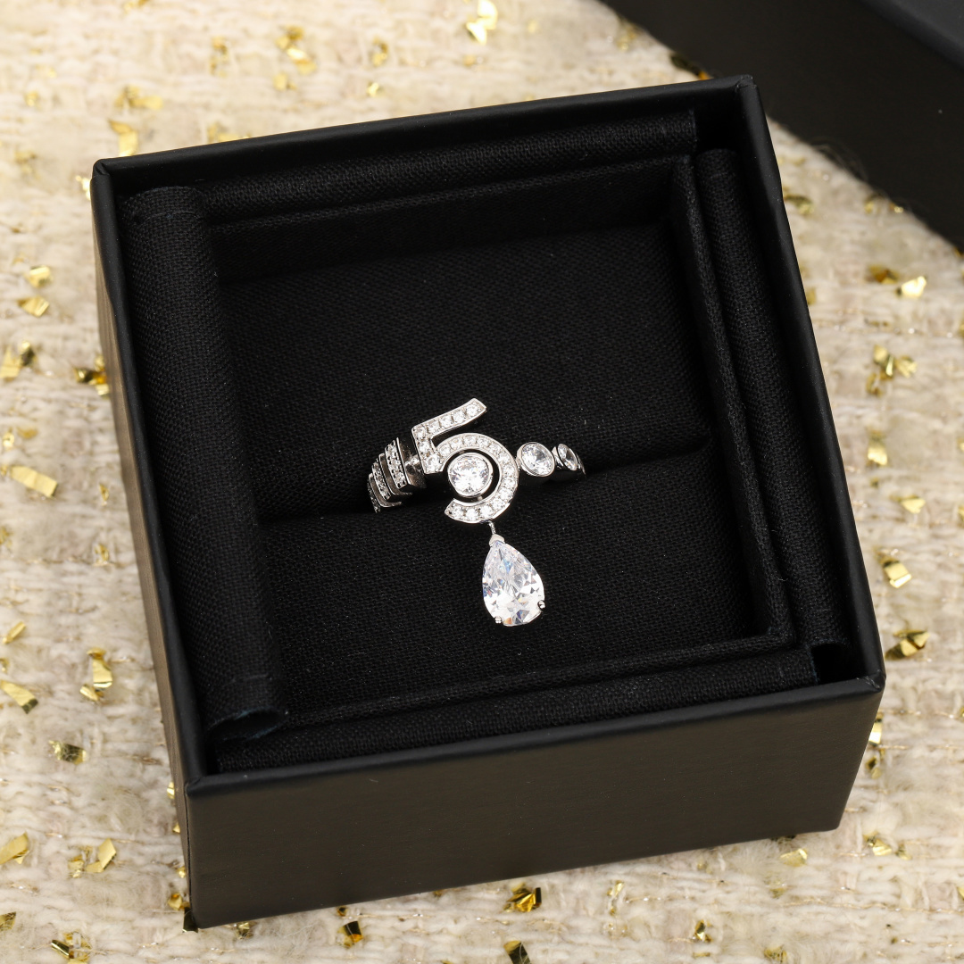 Chanel Eternal N°5 Ring - 18K White Gold & Pear-Cut Diamond