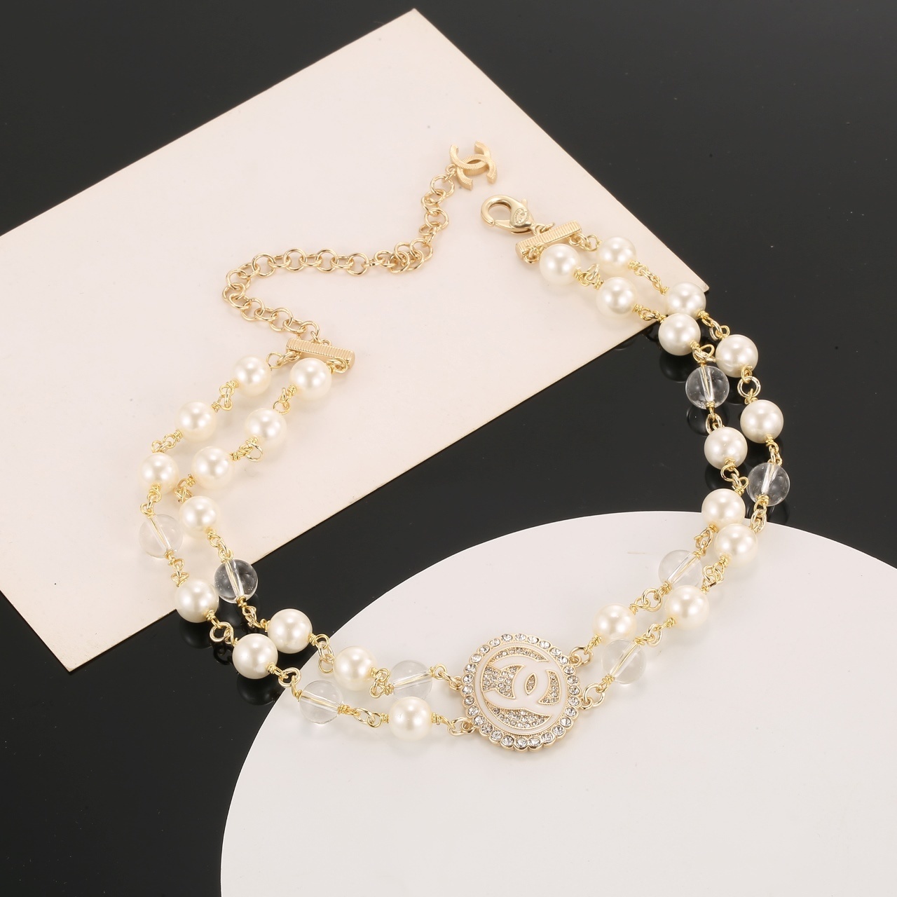 Luxury Pearl Choker Necklace with Crystal Double C Logo Medallion