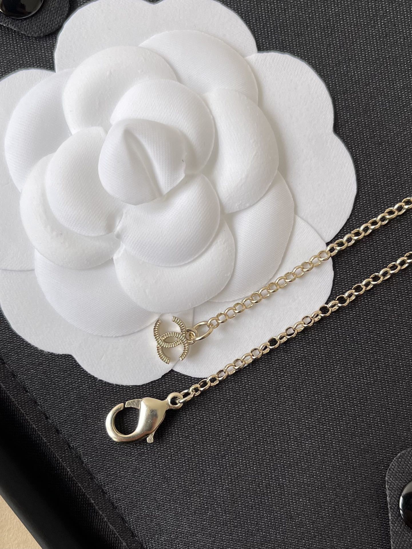 Luxury Double Layer CC Logo Pearl Necklace - Elegant Gold Finish