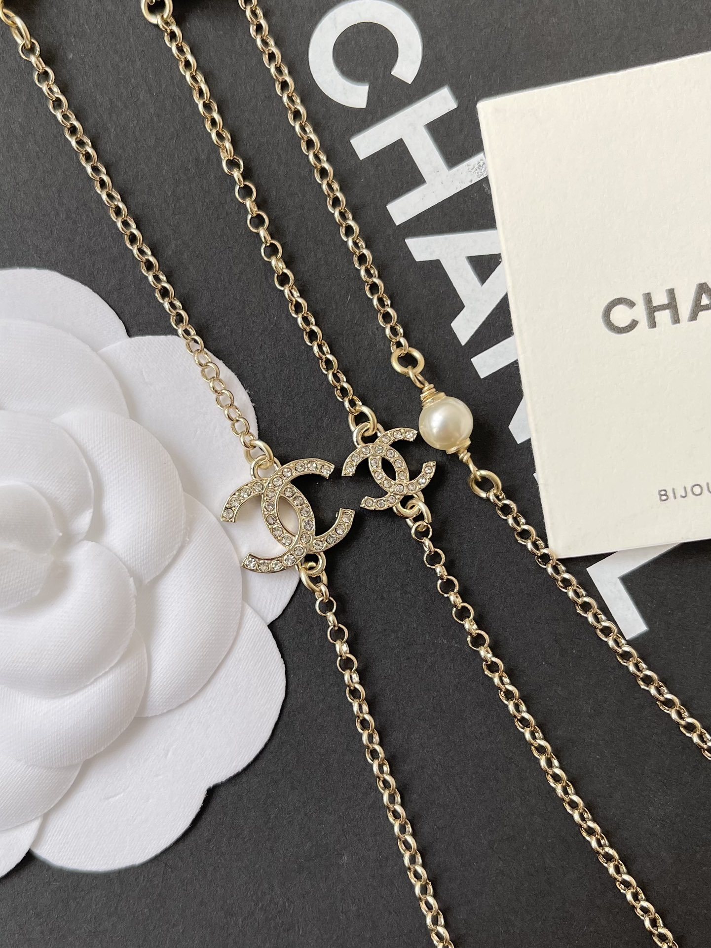 Luxury Double Layer CC Logo Pearl Necklace - Elegant Gold Finish