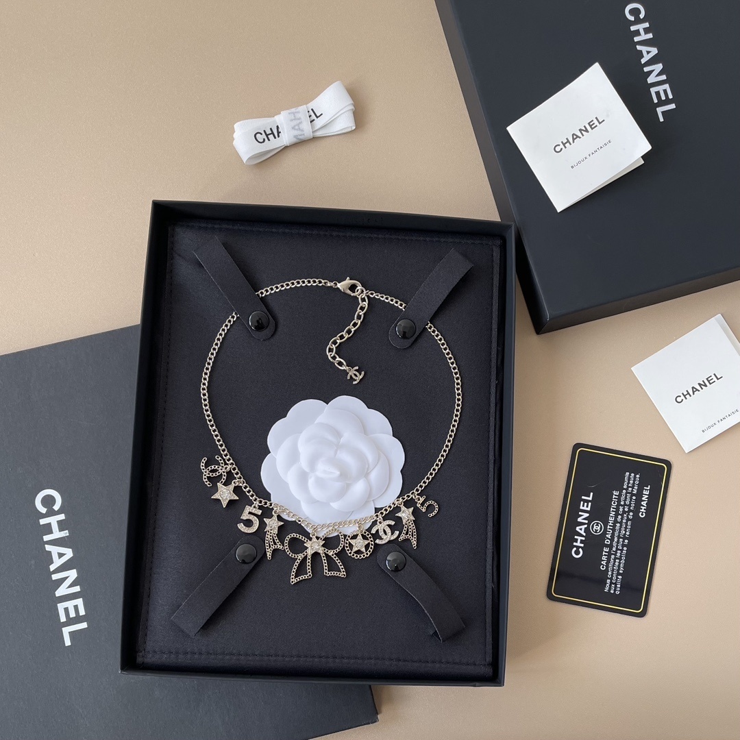 Chanel 2025/26 Fall-Winter Gold-Tone Rhinestone Charm Necklace