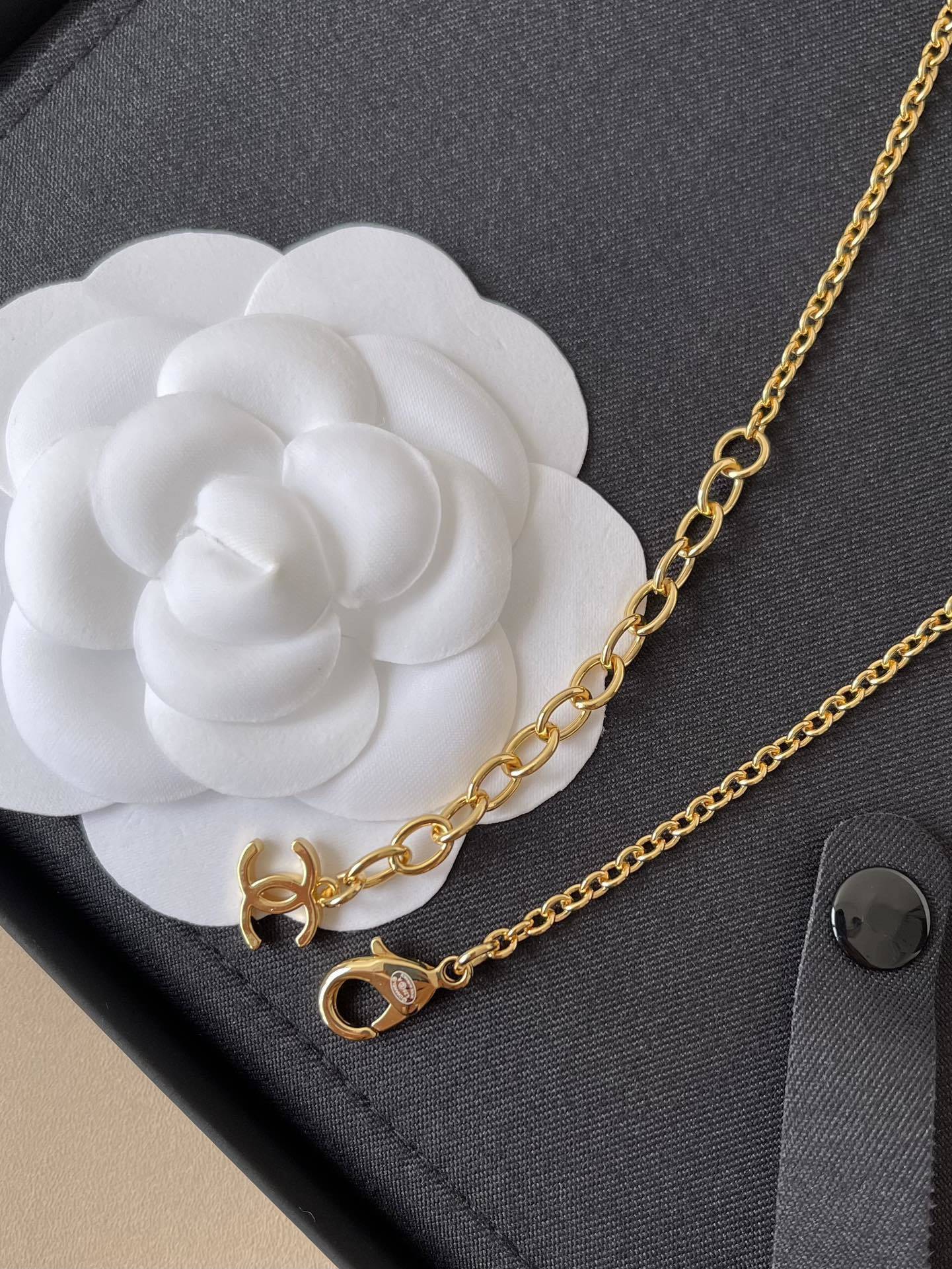 Chanel Luxury Gold-Tone Heart & Leaf CC Logo Jewelry Collection