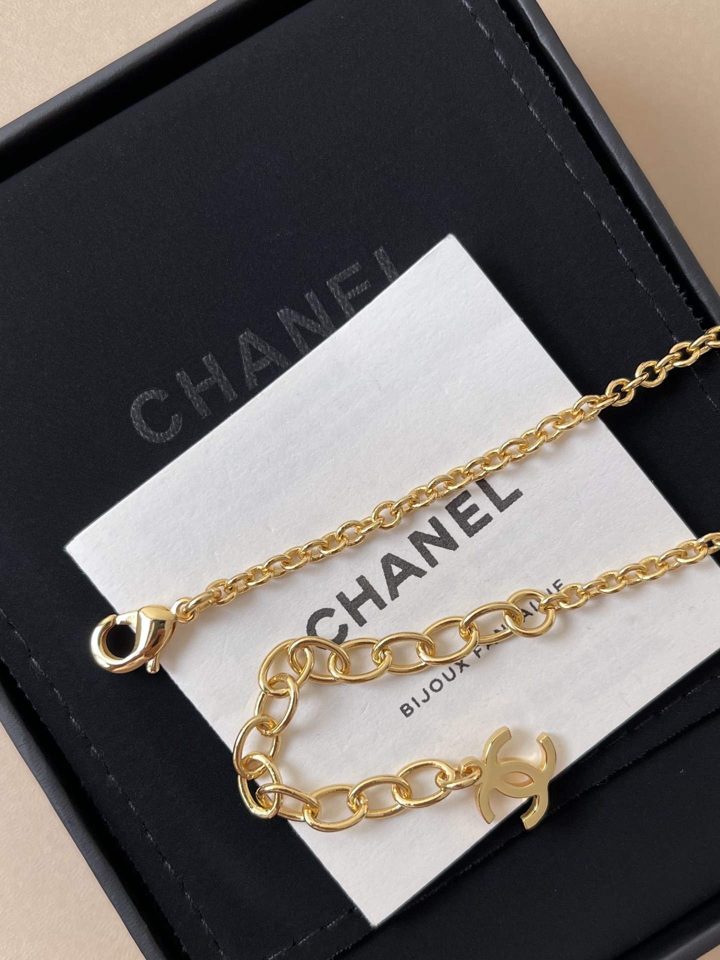 Luxury Gold Heart CC Logo Necklace and Earrings Jewelry Set