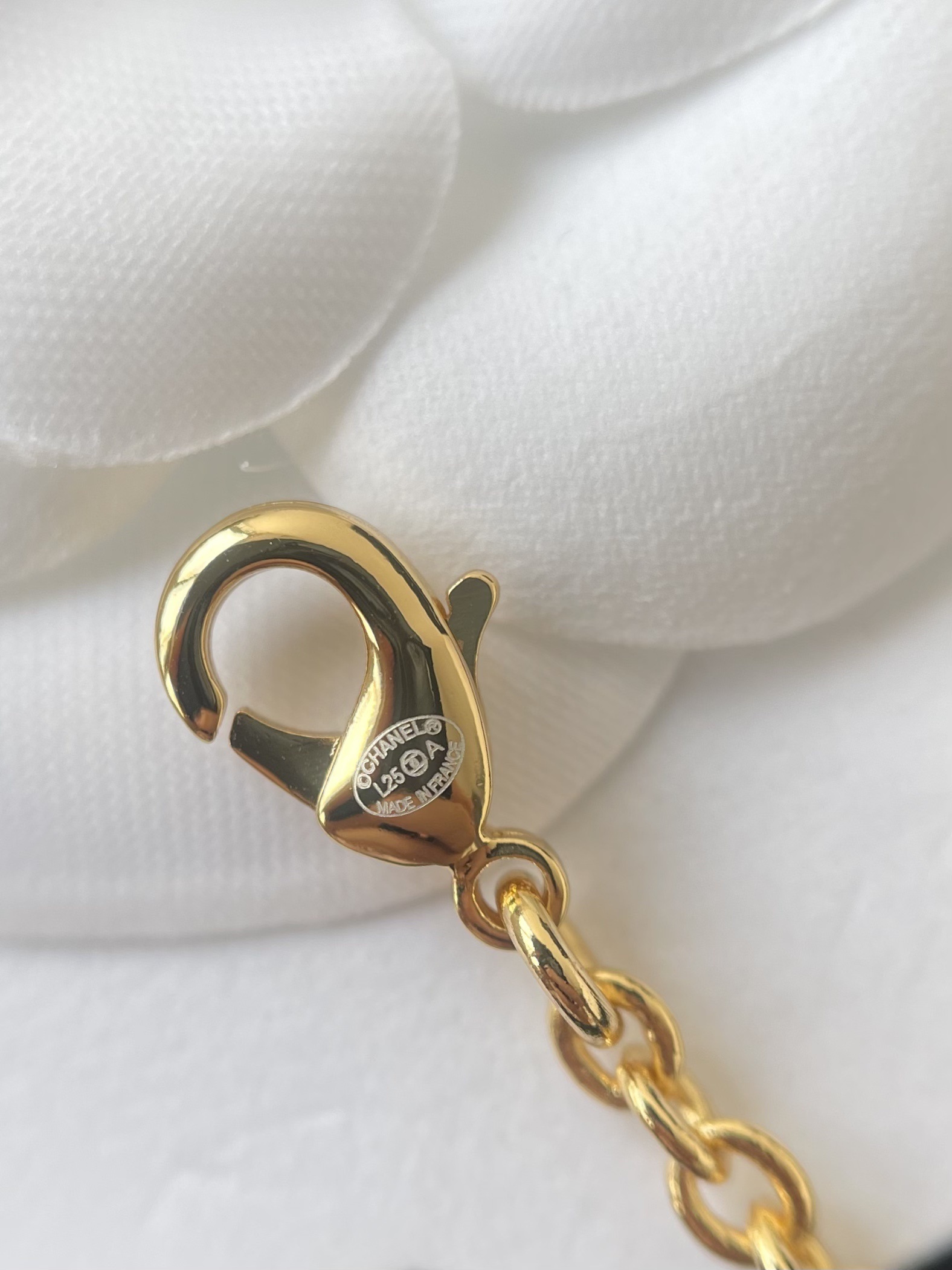 Luxury Gold Heart CC Logo Necklace and Earrings Jewelry Set